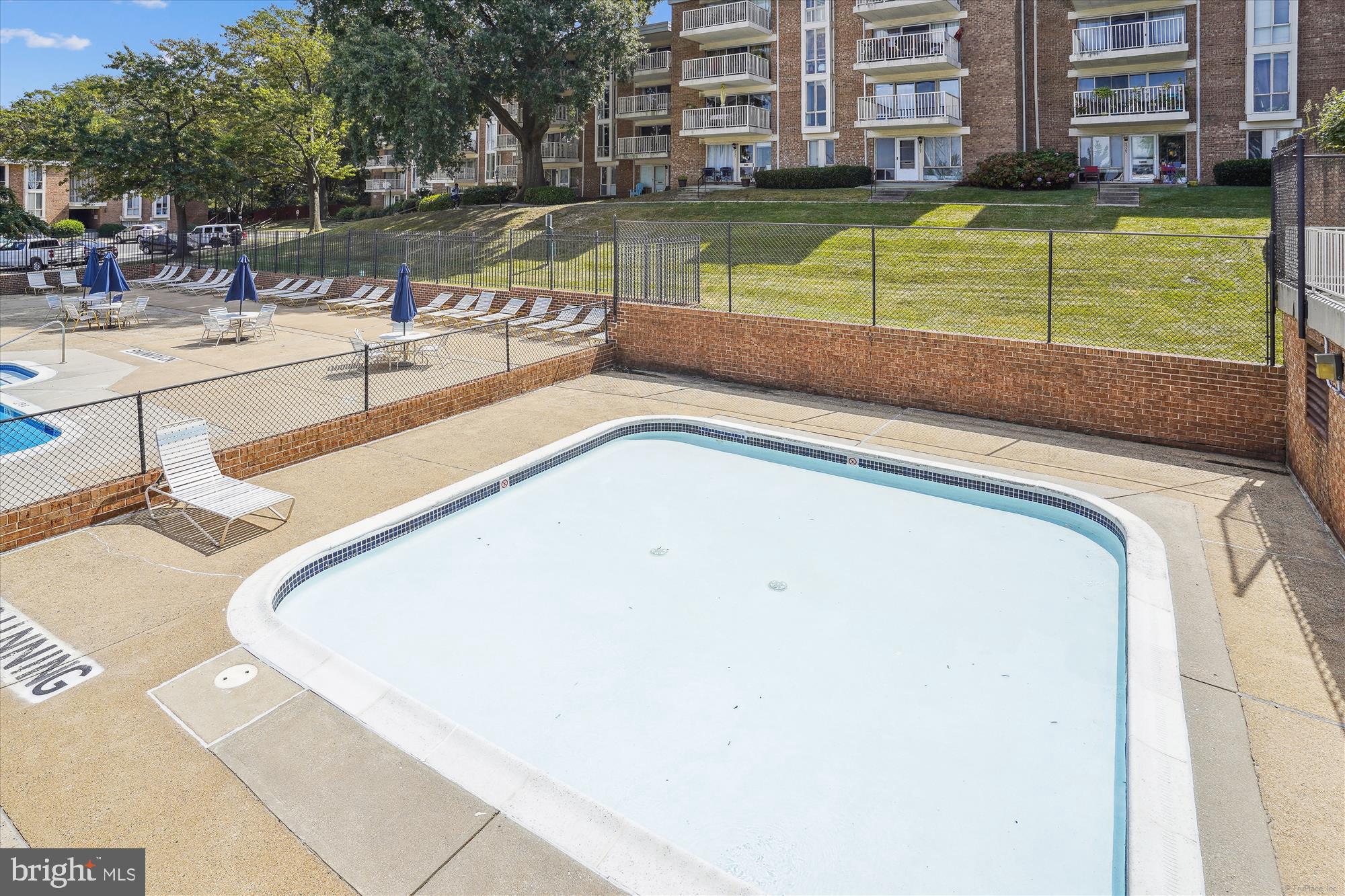 HUNTINGTON CLUB - Residential