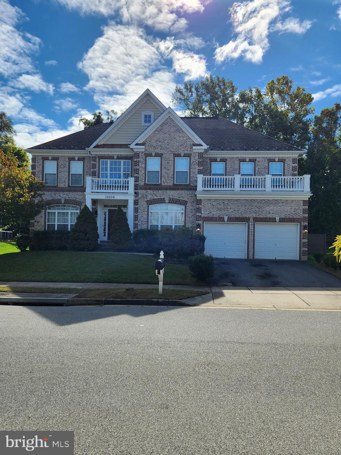 THIS ONE HAS ALL THE BELLS AND WHISTLES PLUS MORE!!  LARGEST MODEL BY D.R. HORTON WITH 6,882 FINISHED SQ FT ON THREE LEVELS FEATURING CUSTOM UPGRADES THROUGHOUT INCLUDING HARDWOOD FLOORS, DESIGNER COLORS, SPACIOUS LIVING, DINING, GOURMET KITCHEN AND TWO-STORY SUNKEN FAMILY ROOM ON ENTRY LEVEL. LARGE WET BAR WITH BUILT-IN AQUARIUM, AWESOME THEATRE ROOM WITH THREE LEVEL CINEMA SEATING, VELVET CINEMA CURTAINS AND MORE.  5 HUGE BEDROOMS, 4.5 BATHS PLUS OFFICE, DEN AND PLAYROOMS. SPACIOUS SUNROOM, 2 STORY FOYER, DECK AND PLAY EQUIPMENT IN PRIVACY FENCED REAR YARD.