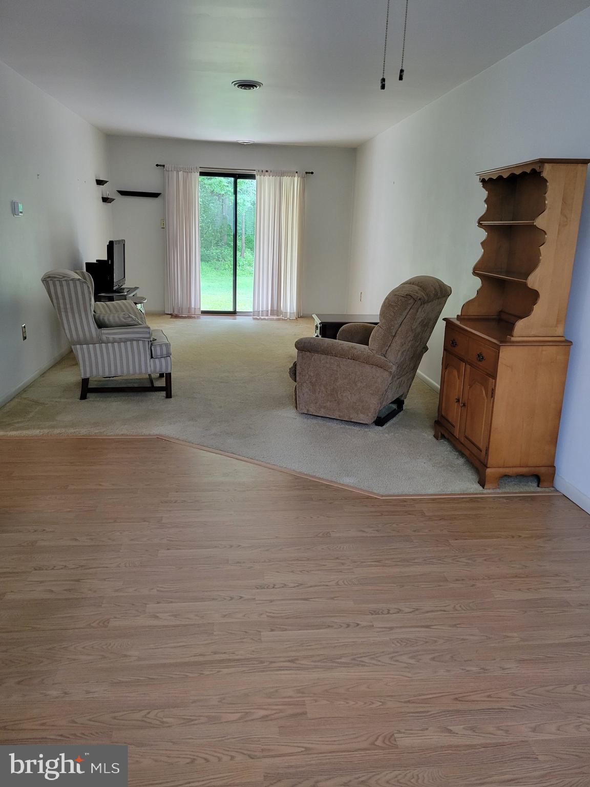 LAUREL SPRINGS - Residential