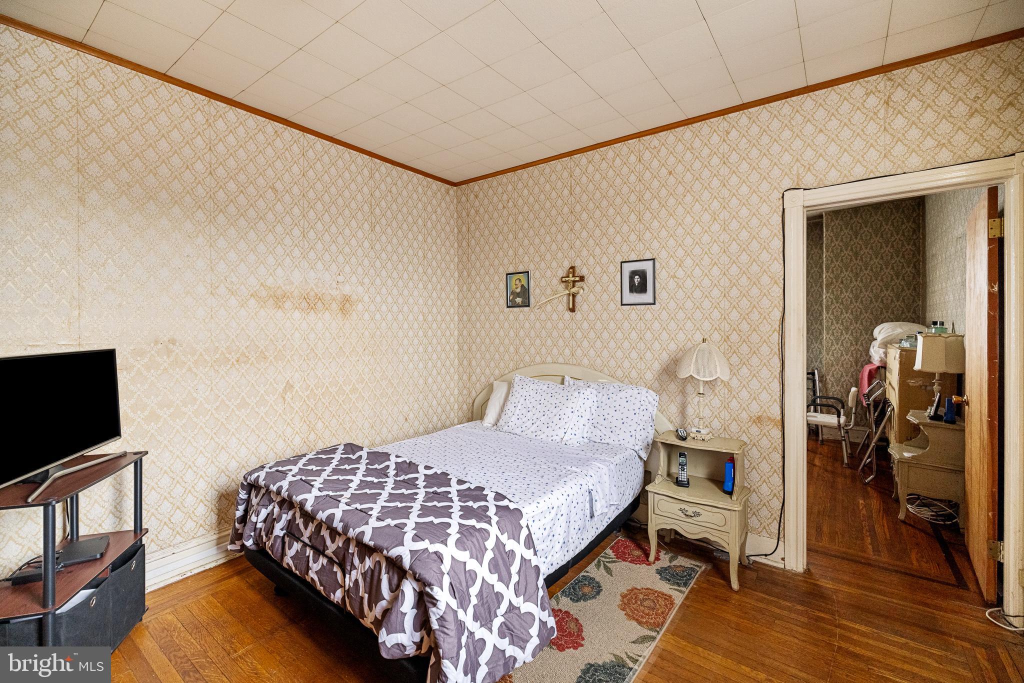 GIRARD ESTATES - Residential