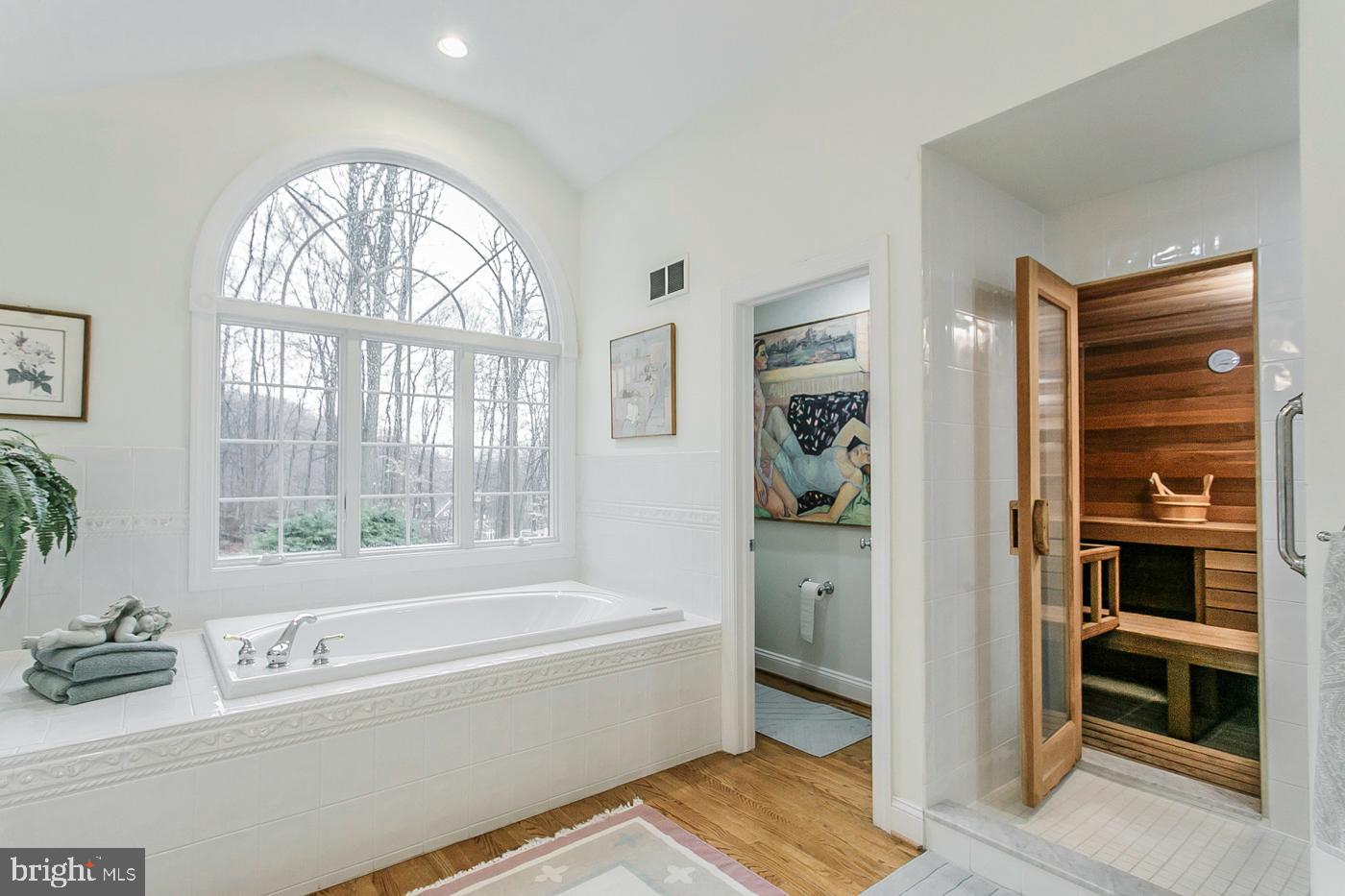 BUTTONWOOD FARMS - Residential