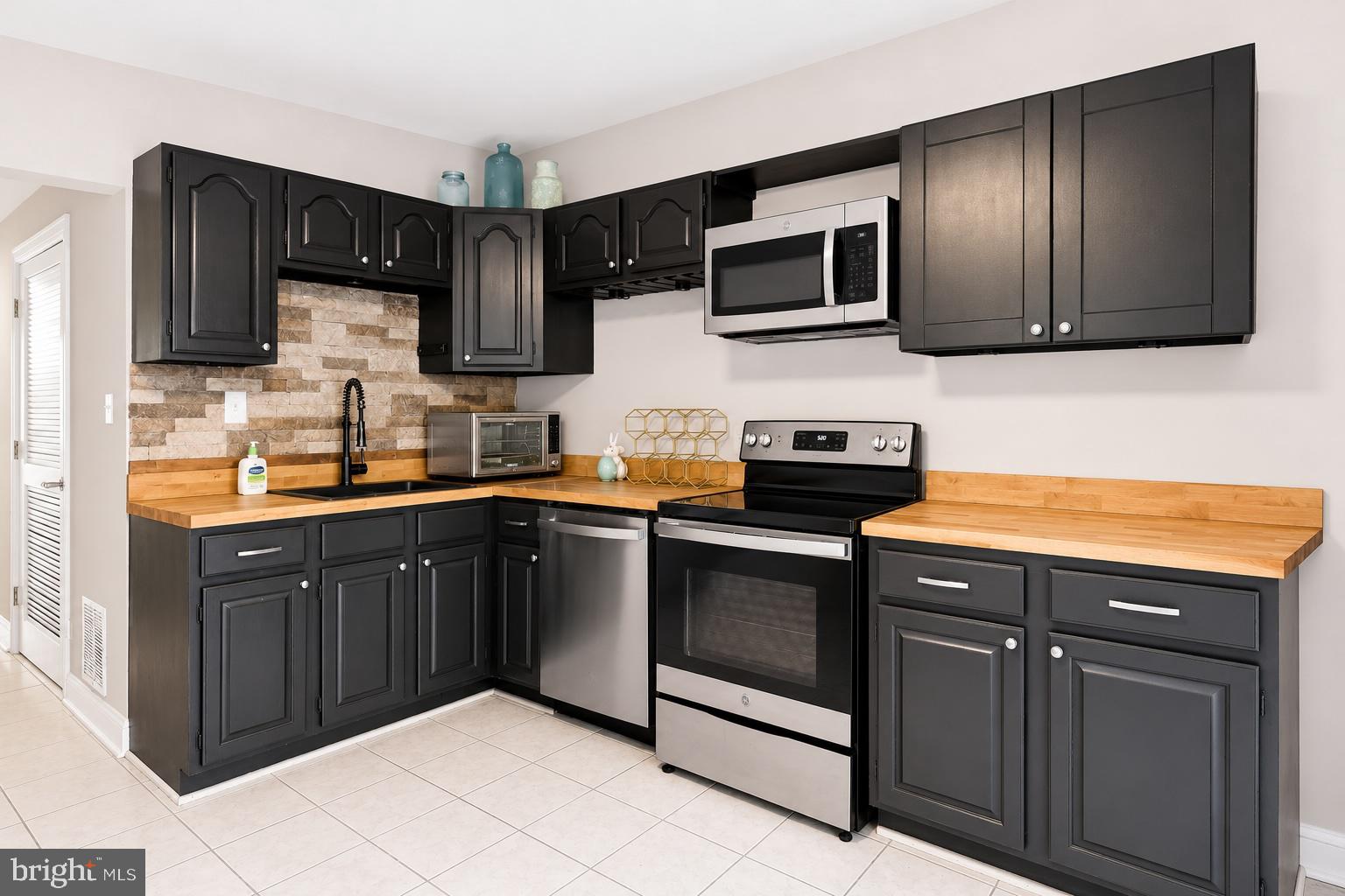 SHREVE WOOD ESTATES - Residential
