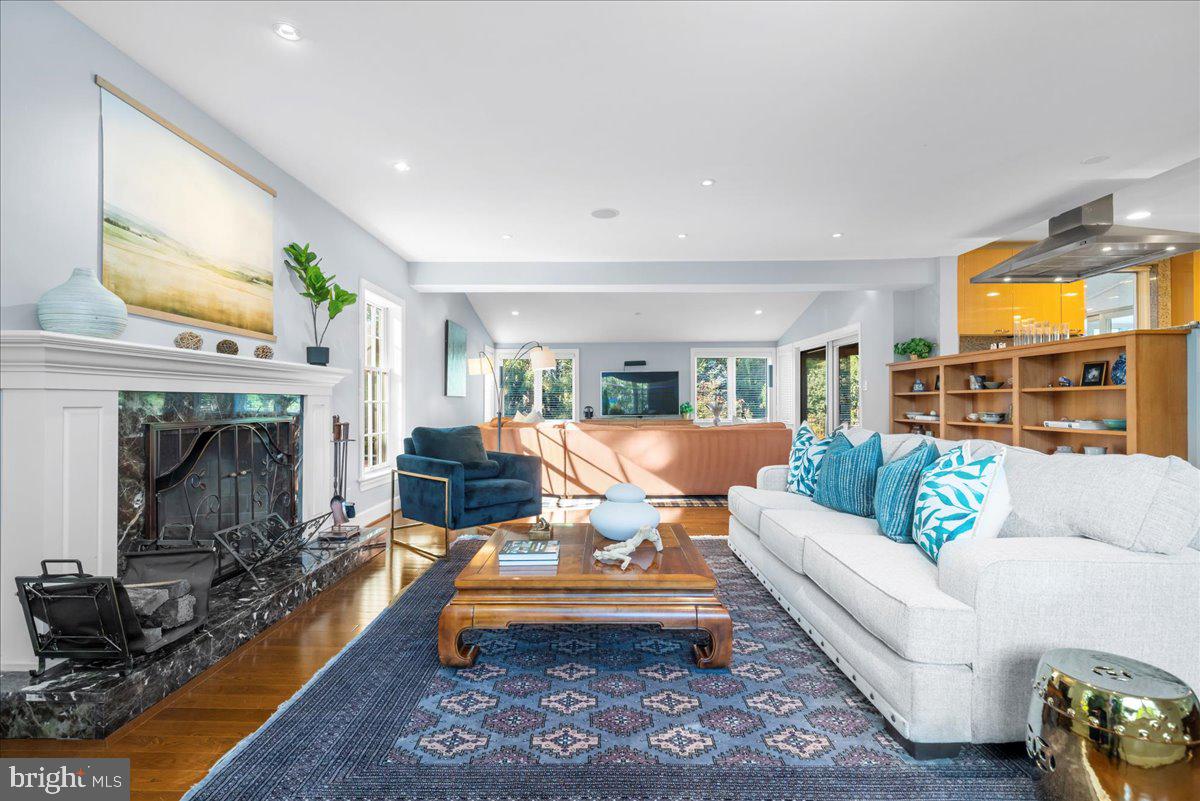 FOREST HILL - Residential