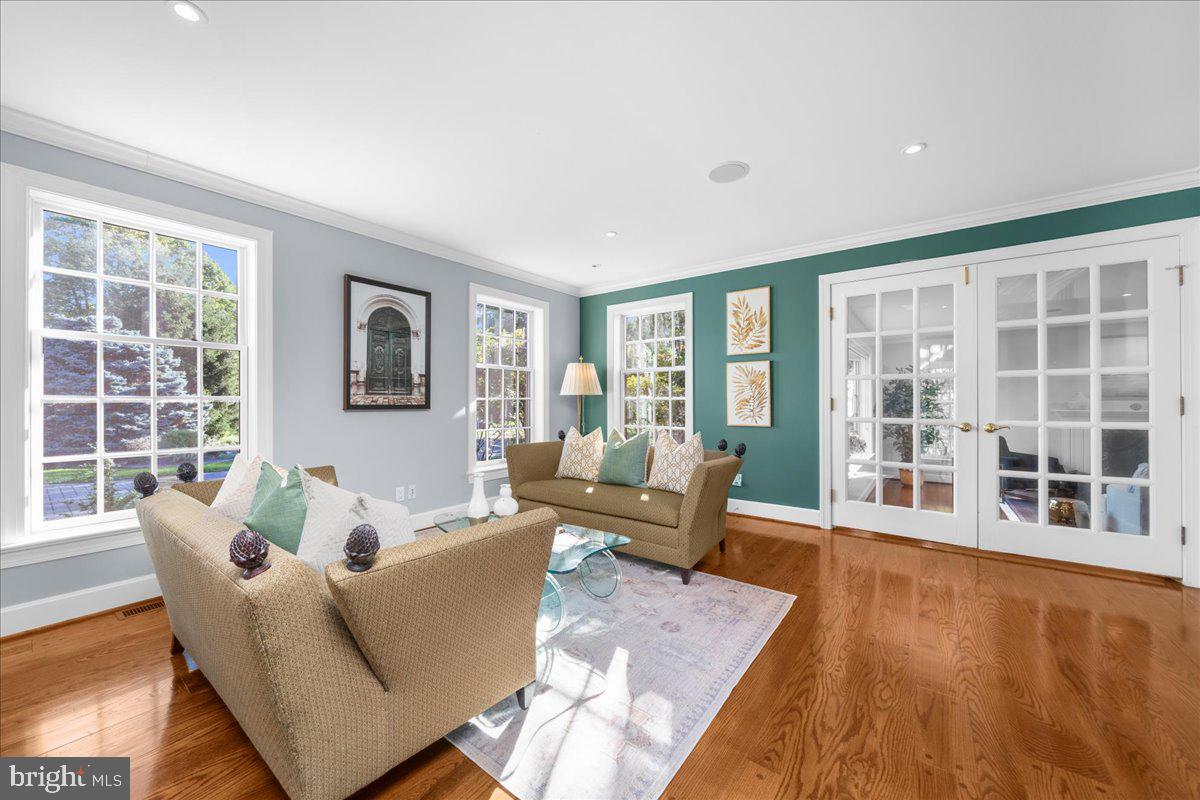 FOREST HILL - Residential