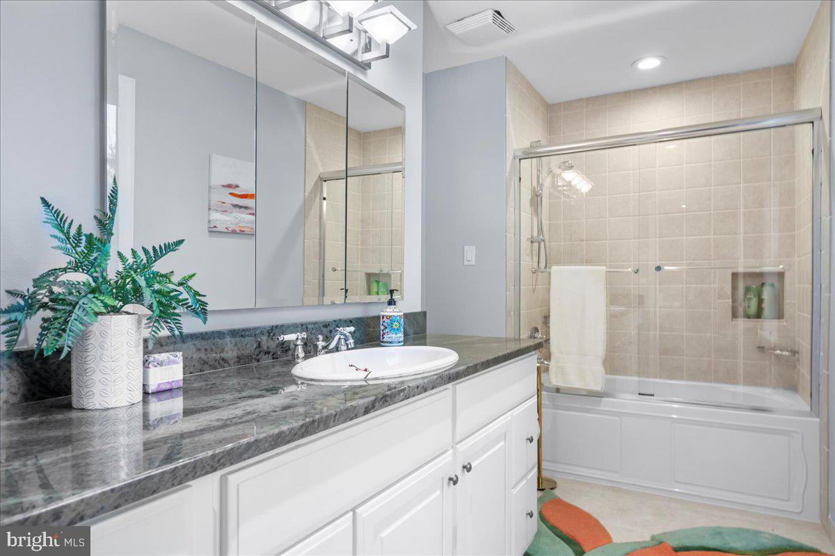 FOREST HILL - Residential