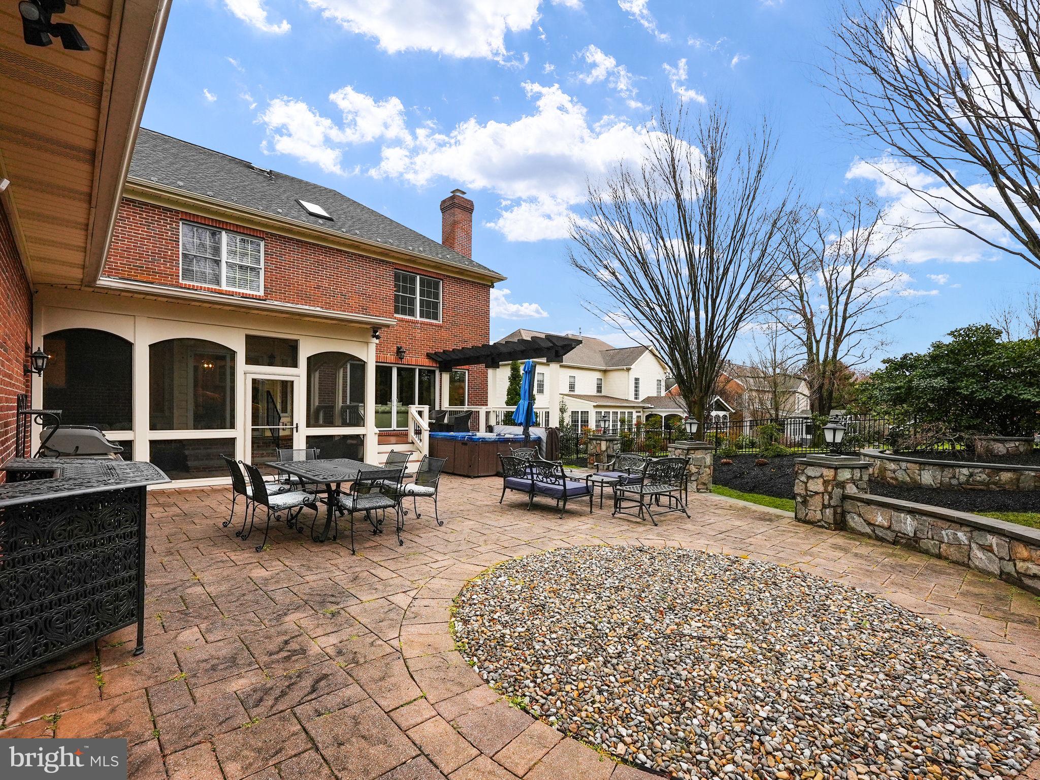 SPRING LAKE - Residential