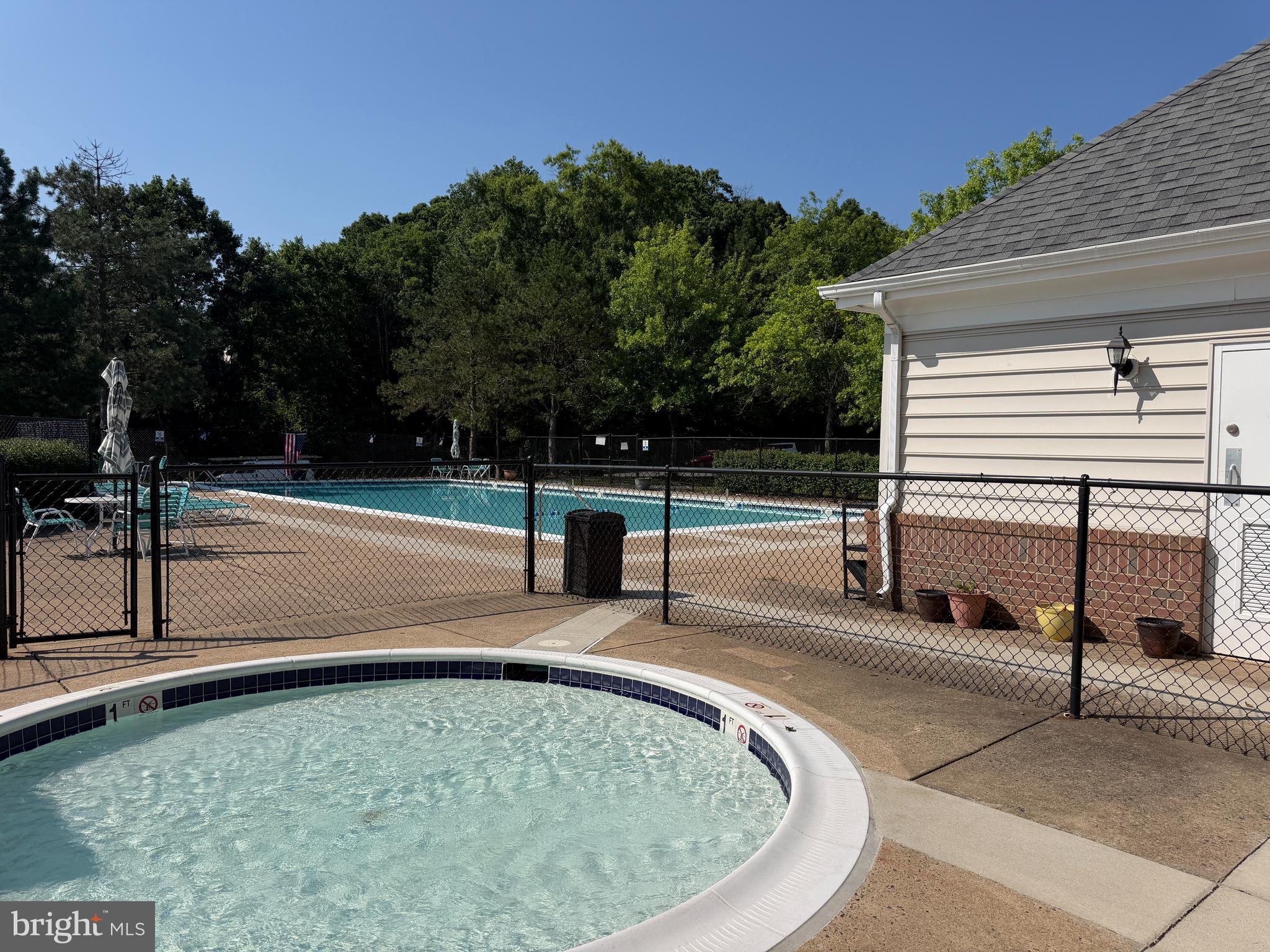 JACKSONS RIDGE CONDOS - Residential