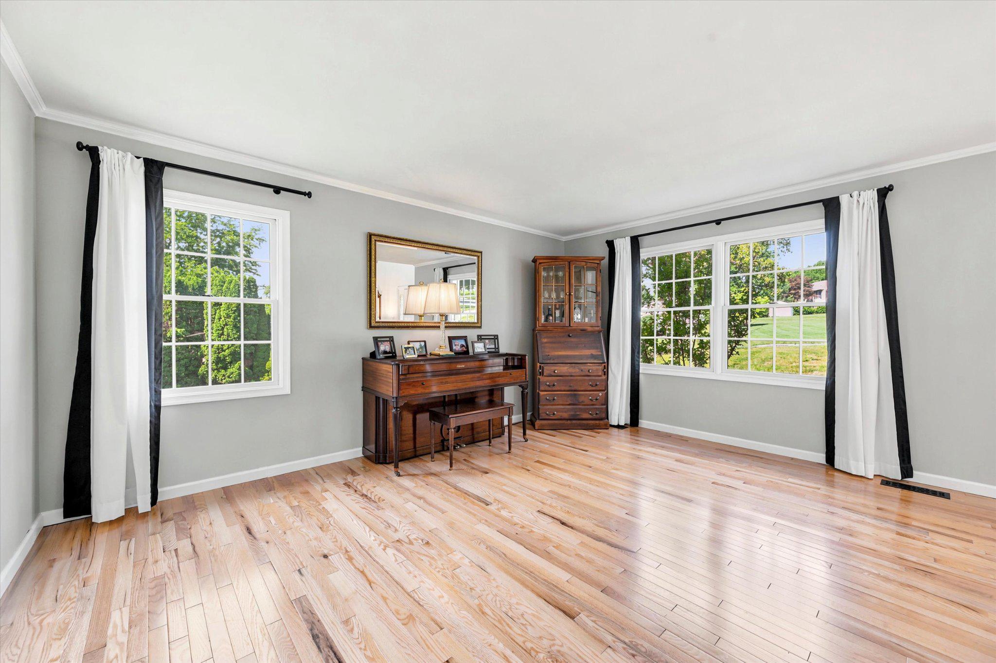 SHEPHERDS HOLLOW - Residential