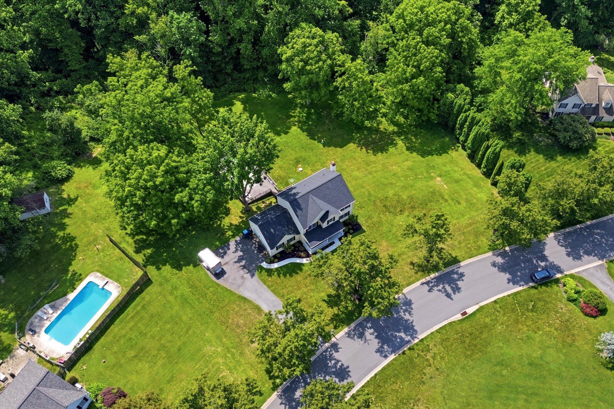 SHEPHERDS HOLLOW - Residential