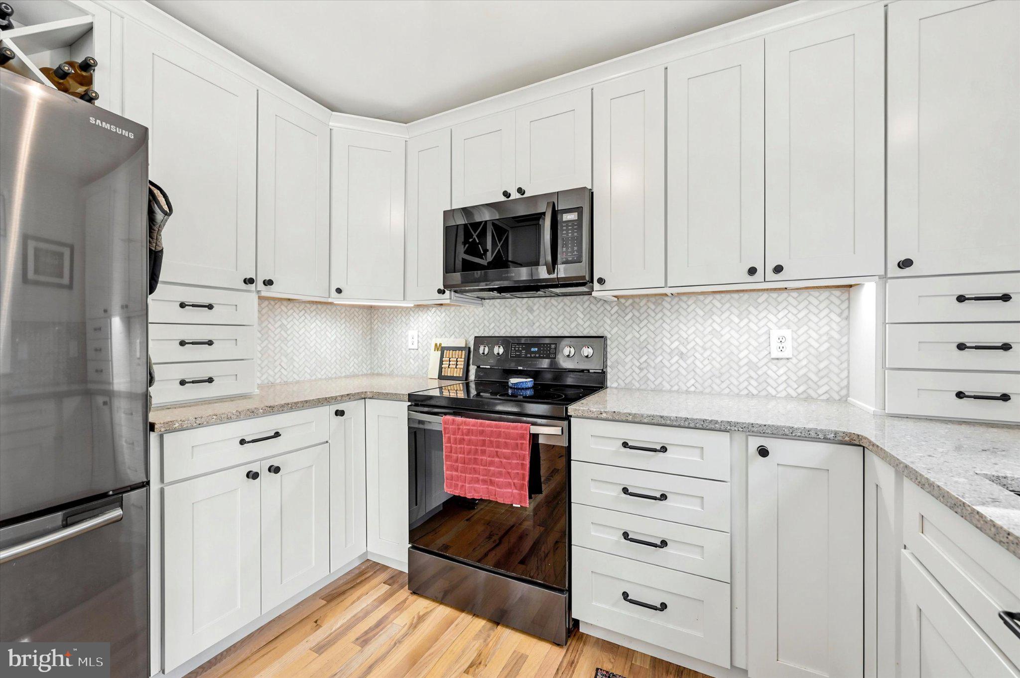 SHEPHERDS HOLLOW - Residential
