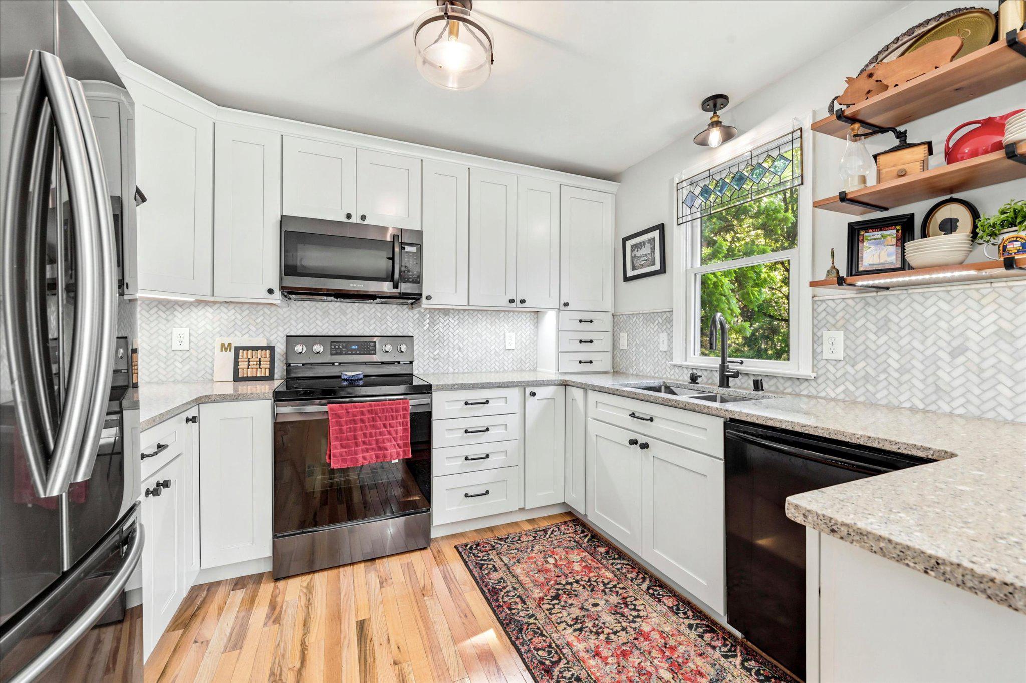SHEPHERDS HOLLOW - Residential