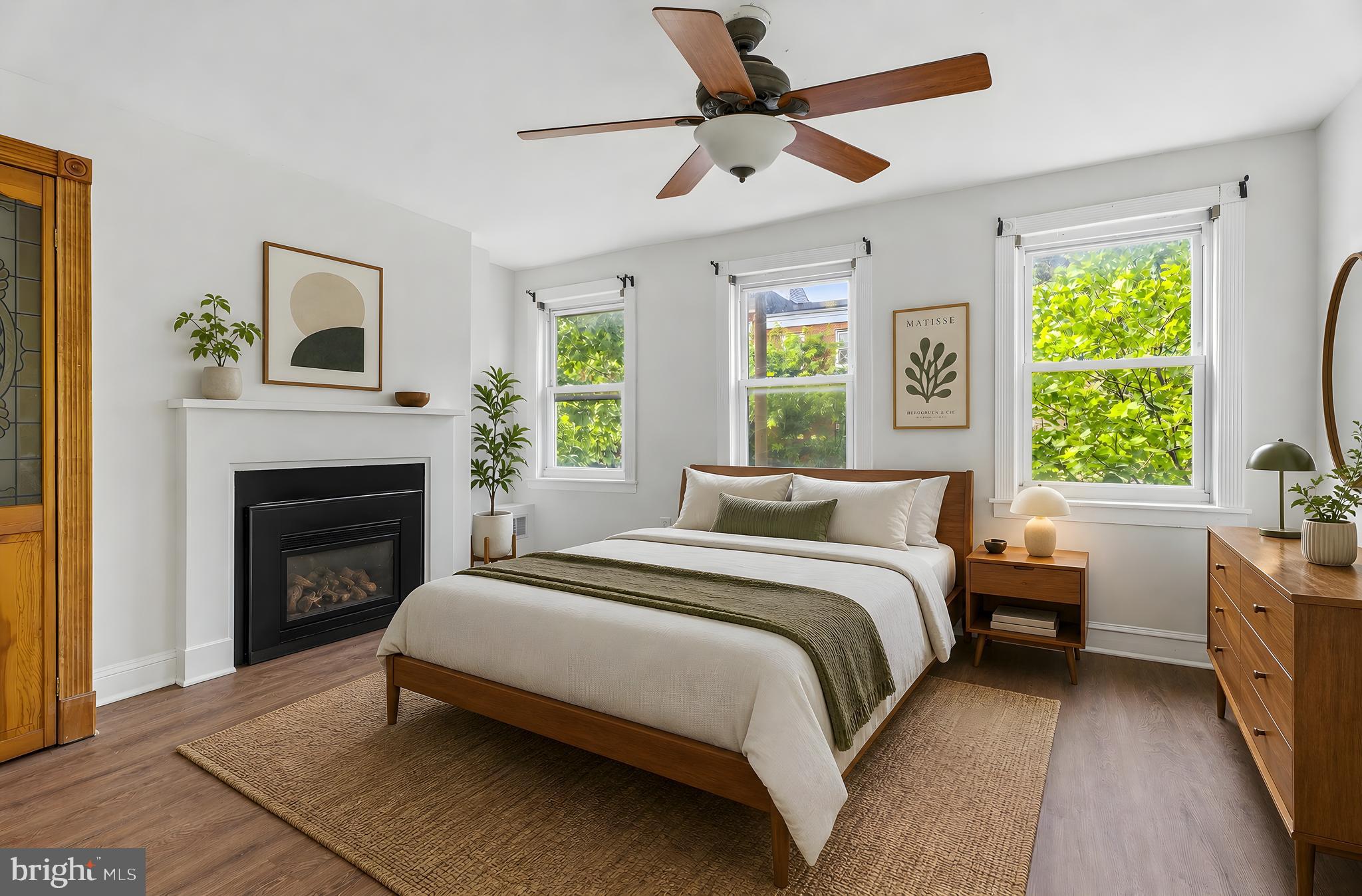 HOLLINS MARKET - Residential