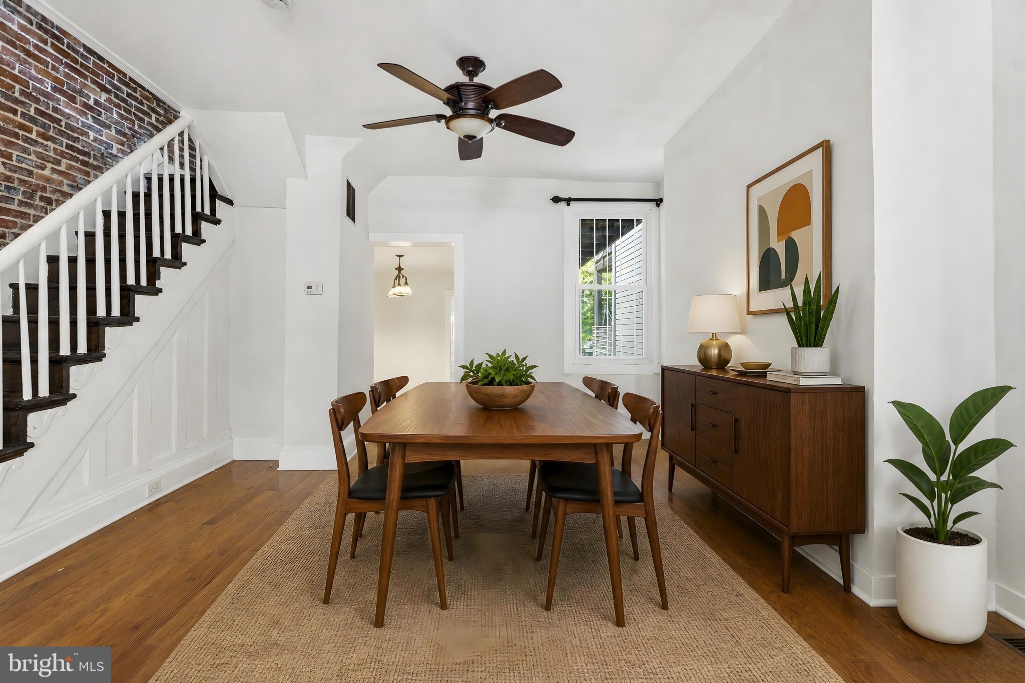 HOLLINS MARKET - Residential