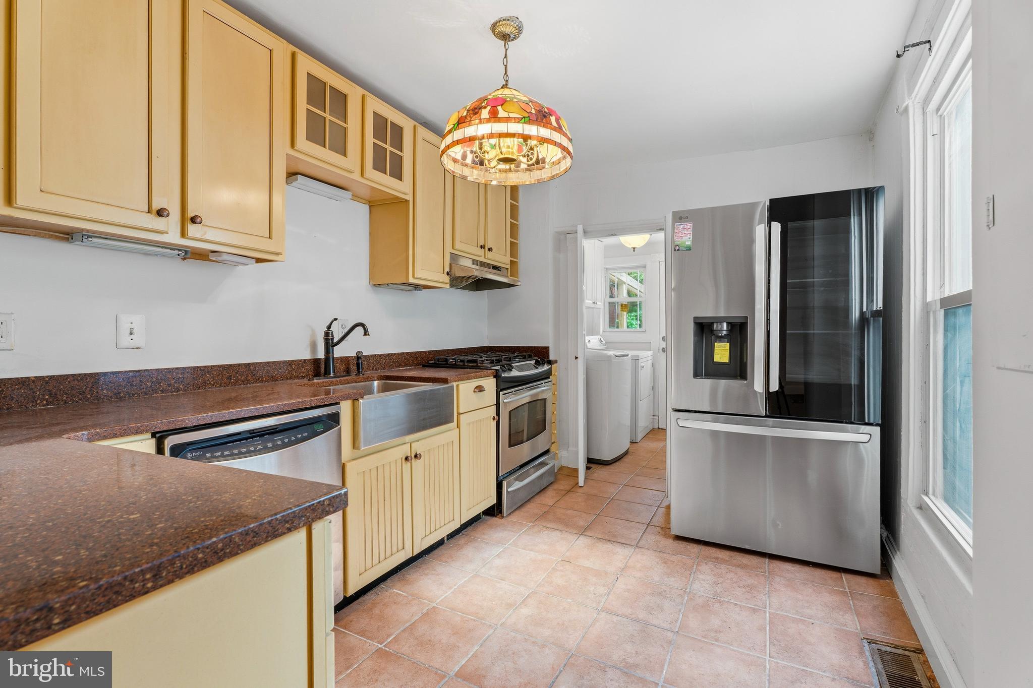 HOLLINS MARKET - Residential
