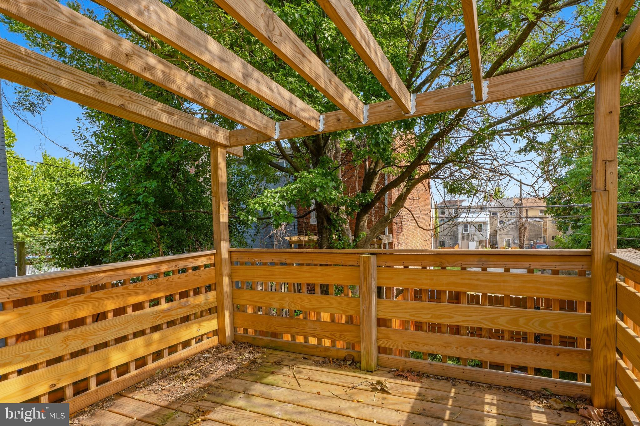 HOLLINS MARKET - Residential