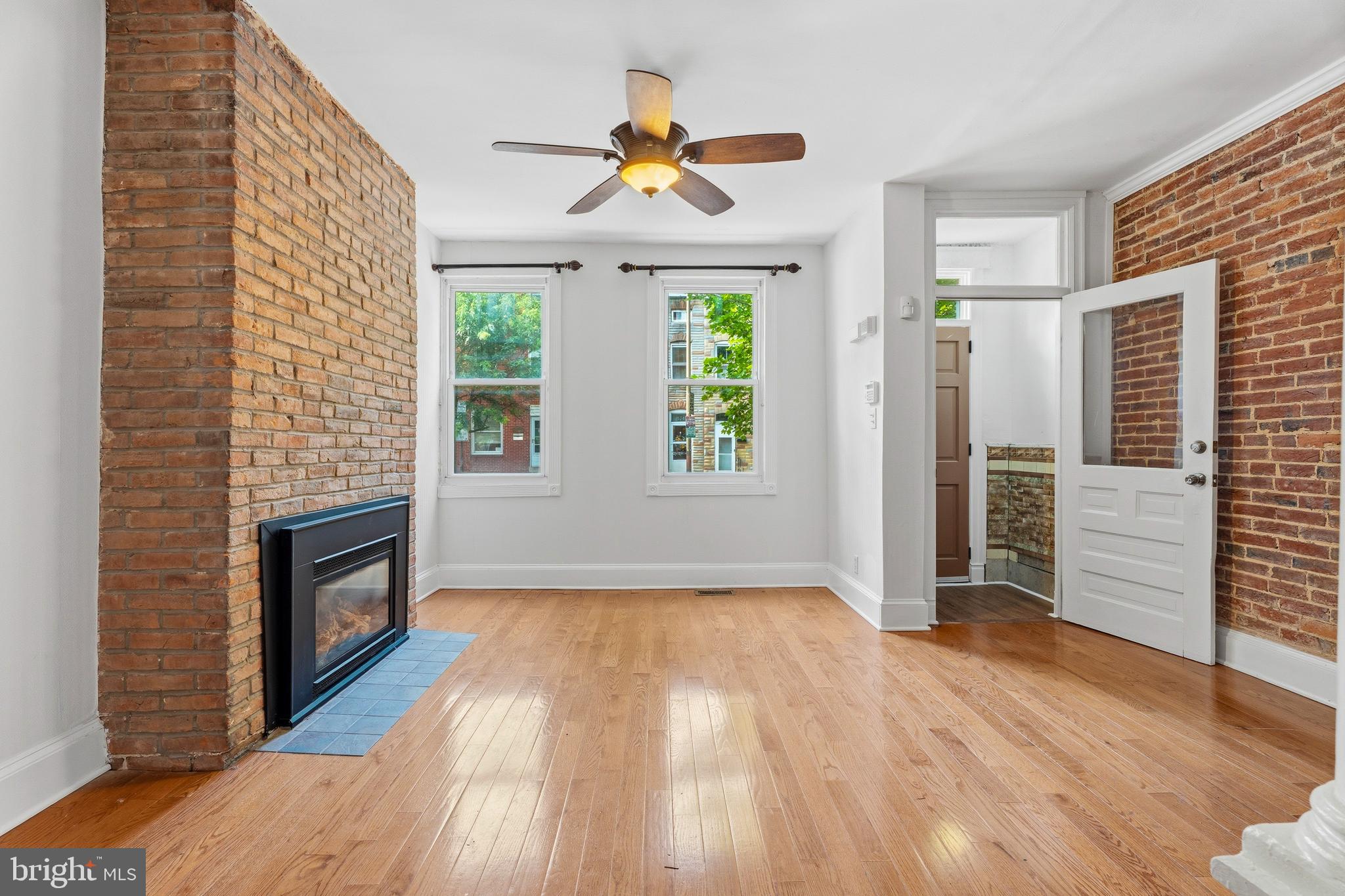 HOLLINS MARKET - Residential