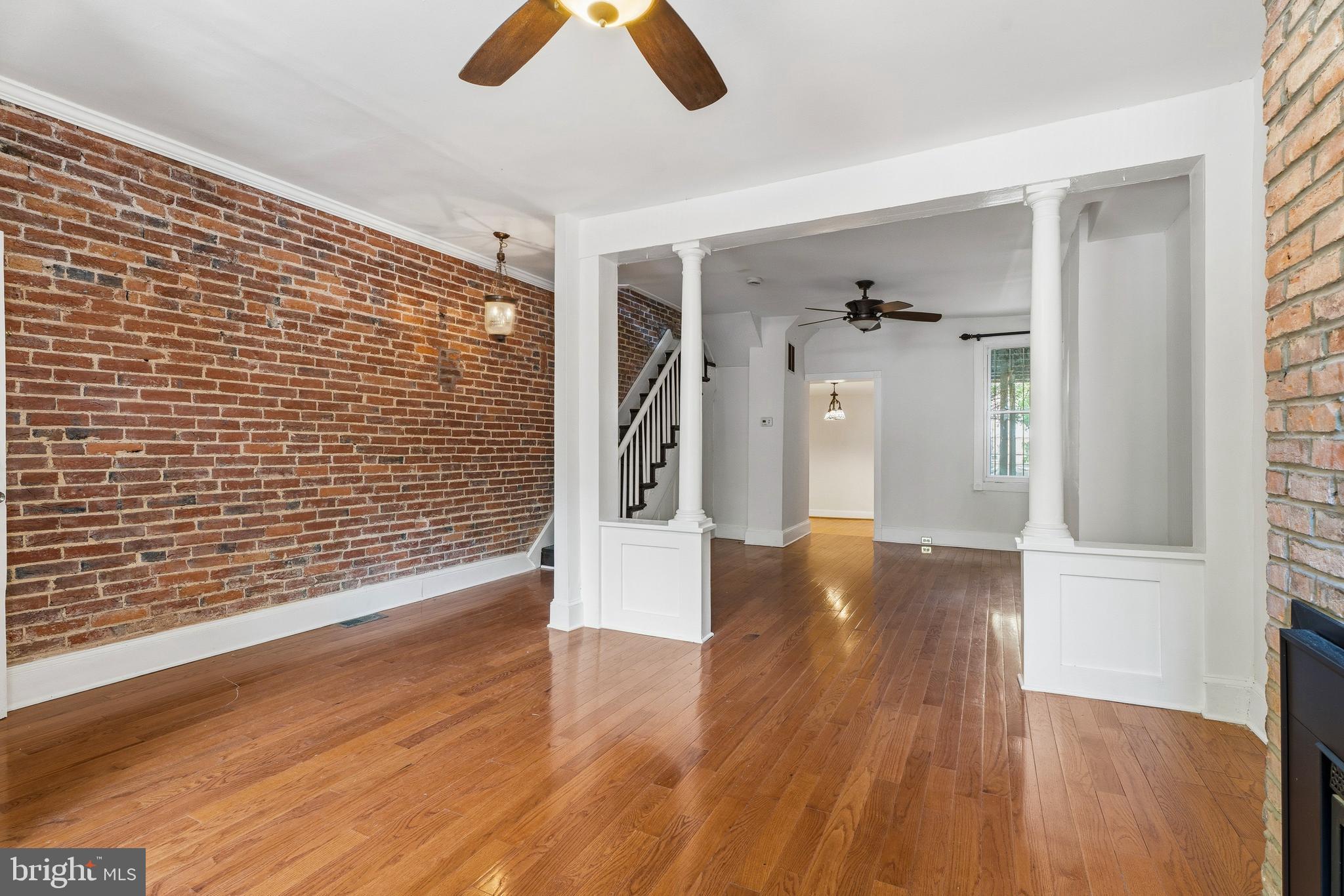 HOLLINS MARKET - Residential