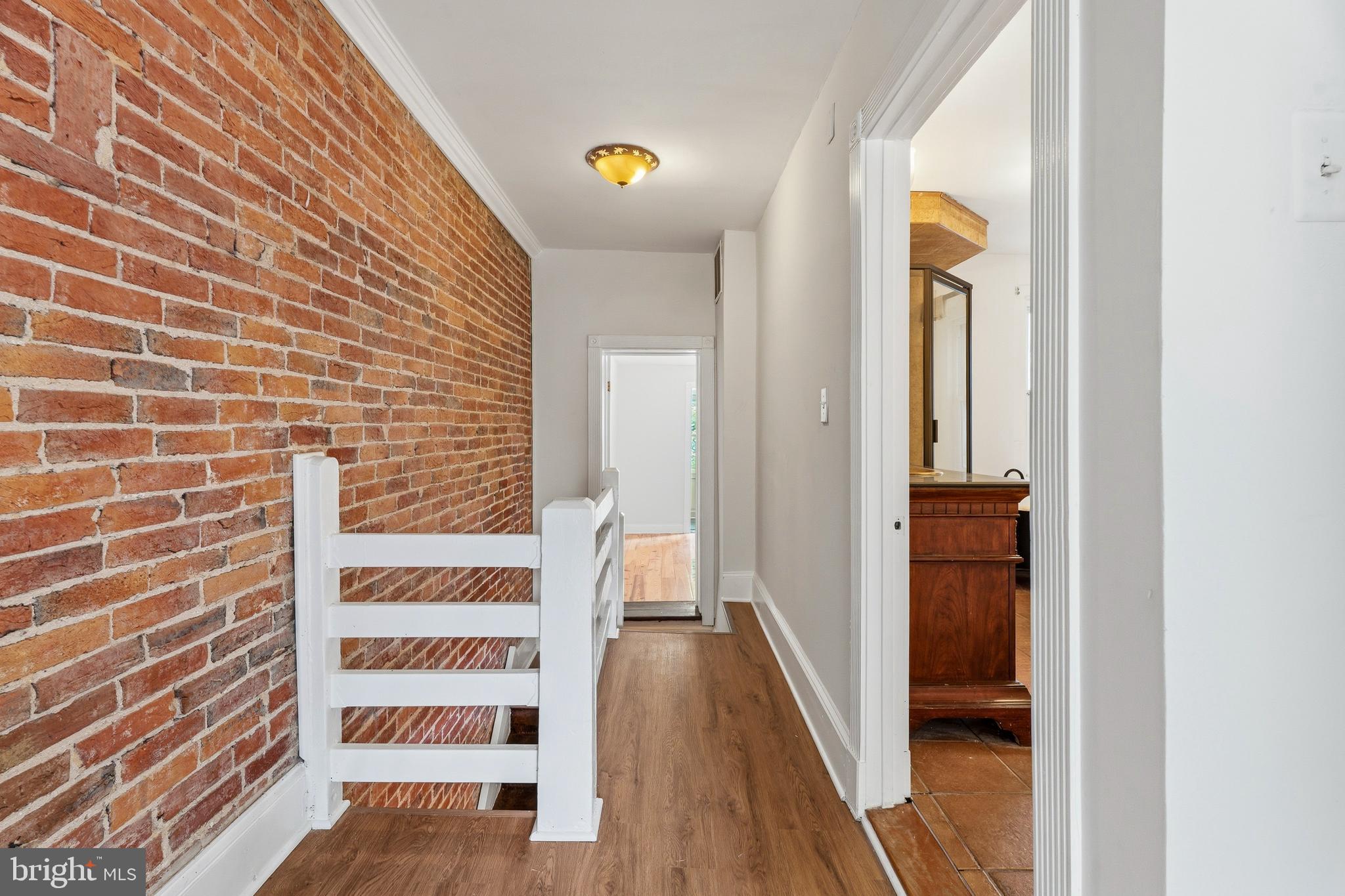 HOLLINS MARKET - Residential