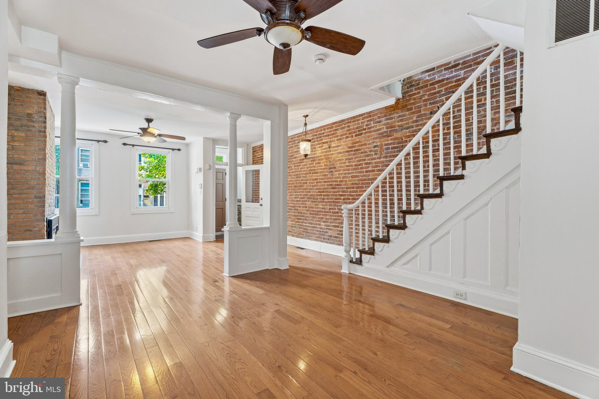 HOLLINS MARKET - Residential