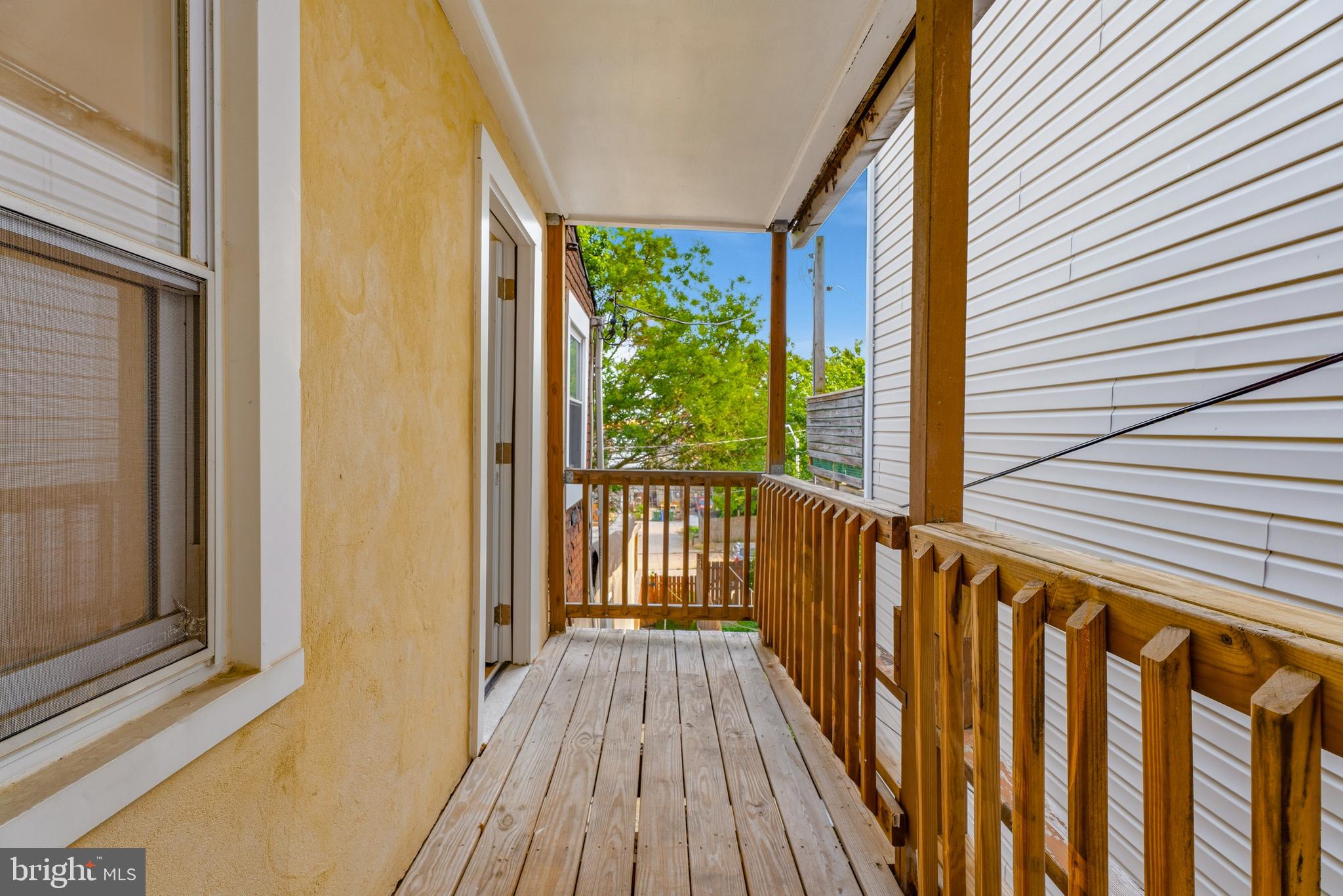 HOLLINS MARKET - Residential
