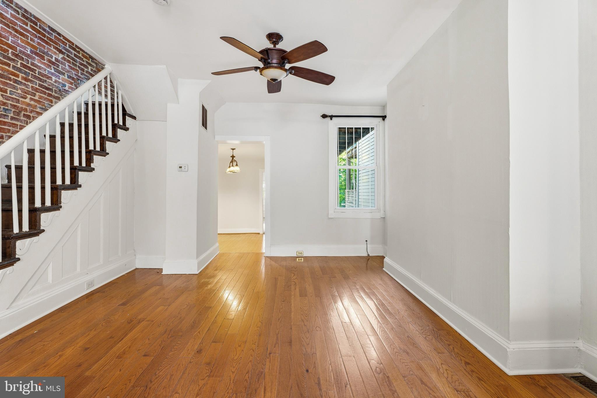 HOLLINS MARKET - Residential