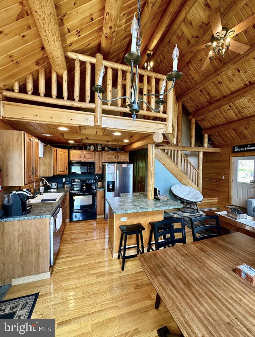 LAKEWOOD VILLAGE - Residential