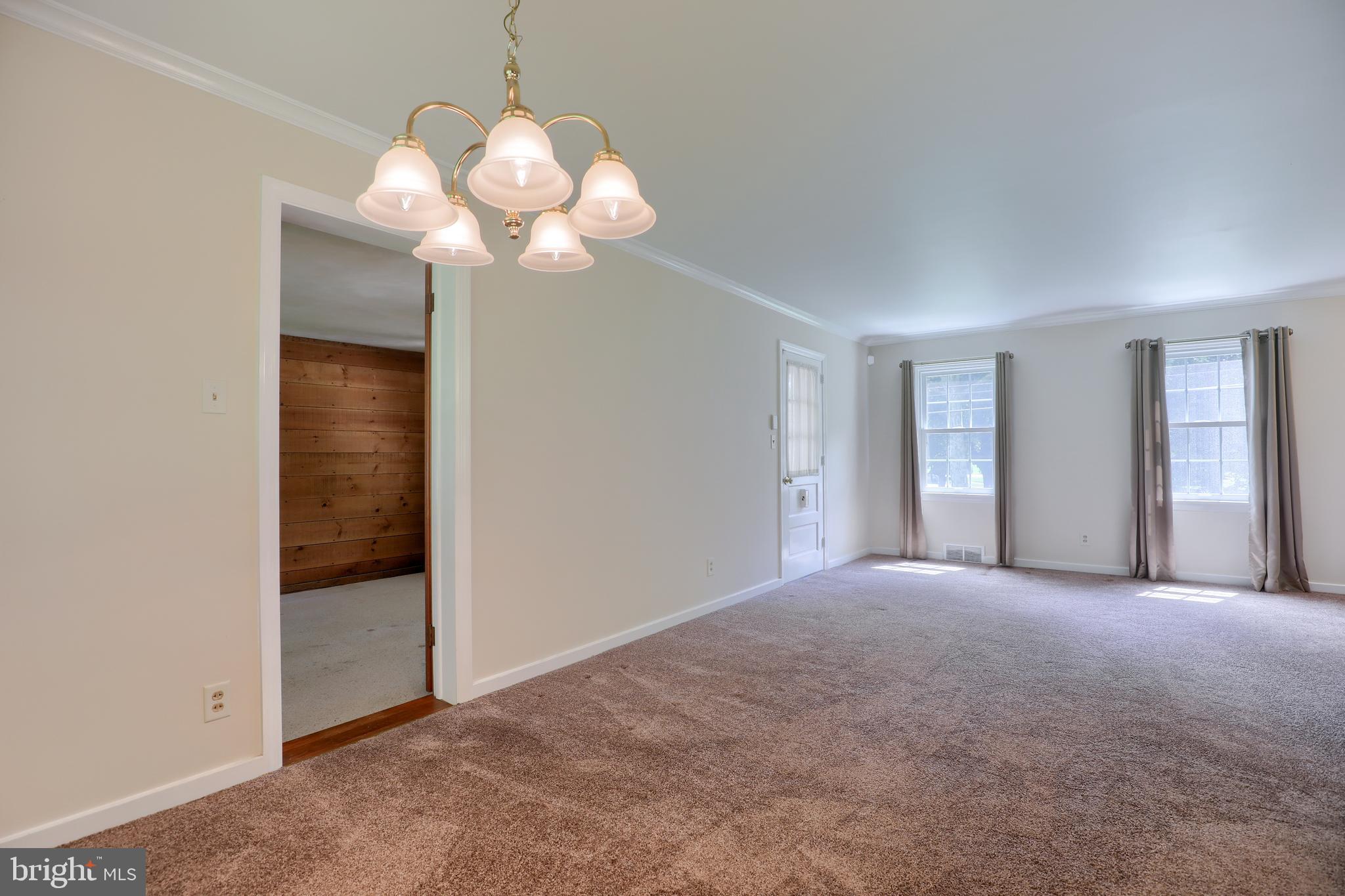 COUNTRY CLUB ESTATES - Residential