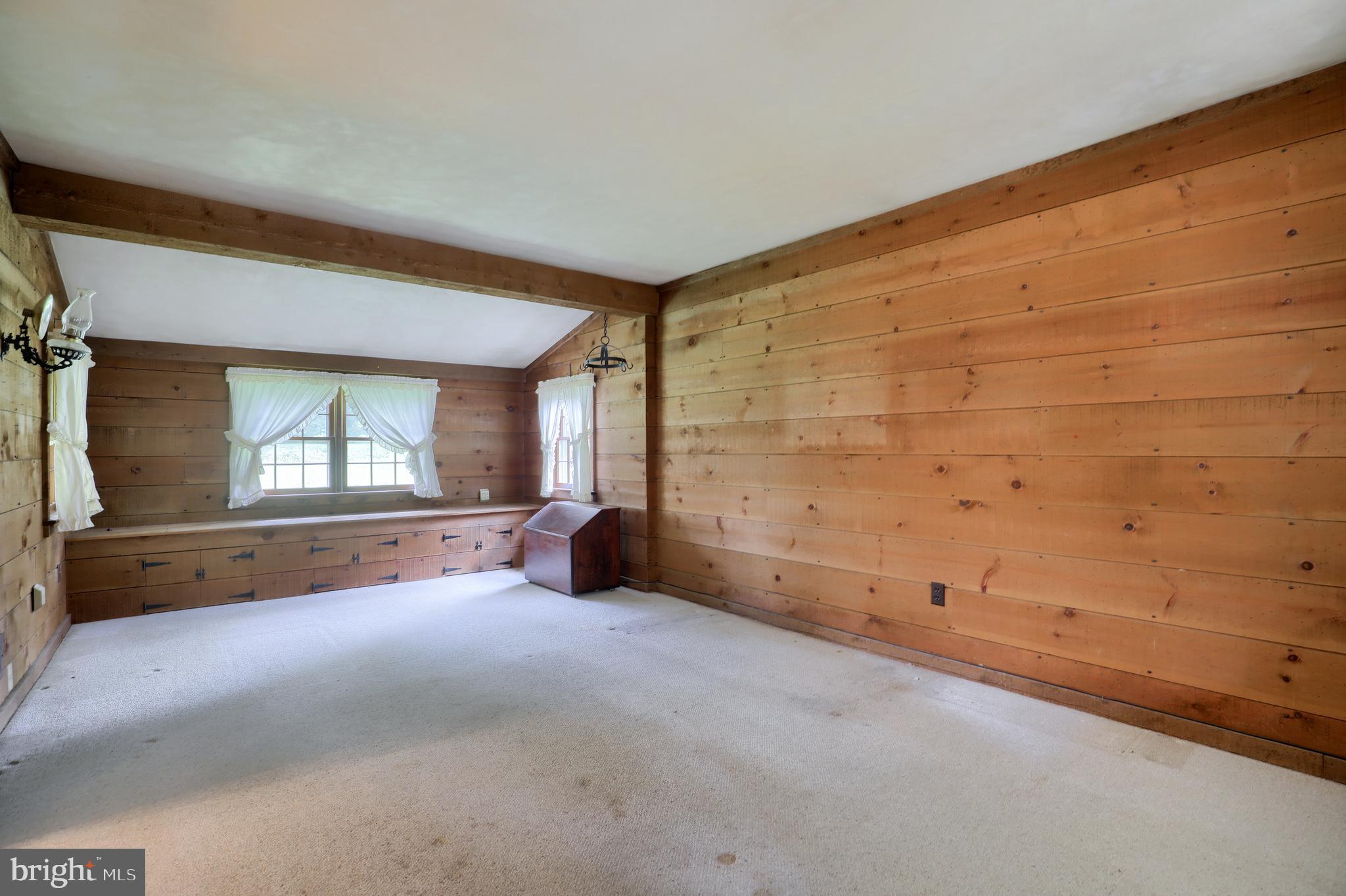 COUNTRY CLUB ESTATES - Residential
