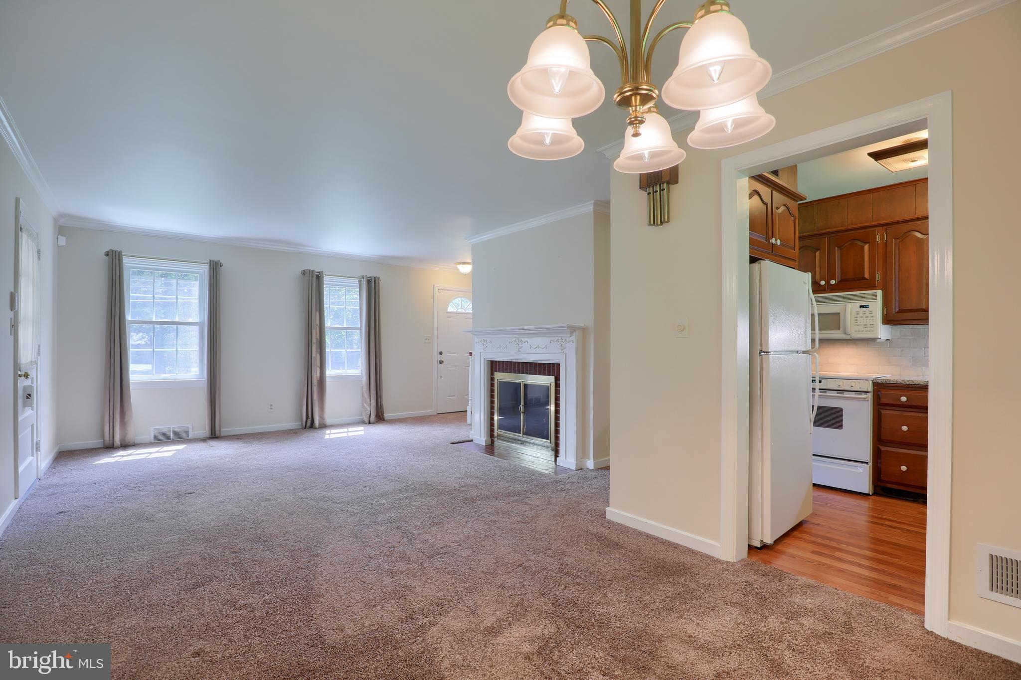 COUNTRY CLUB ESTATES - Residential