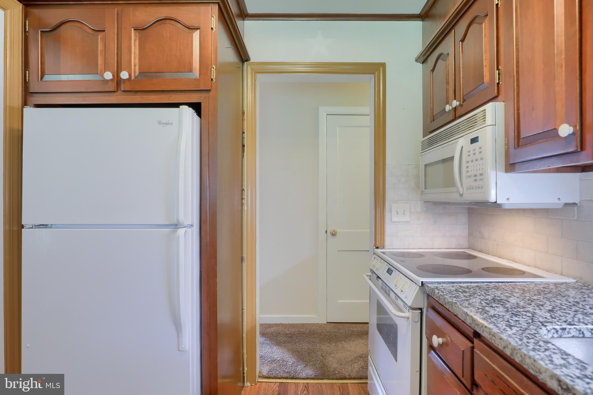 COUNTRY CLUB ESTATES - Residential