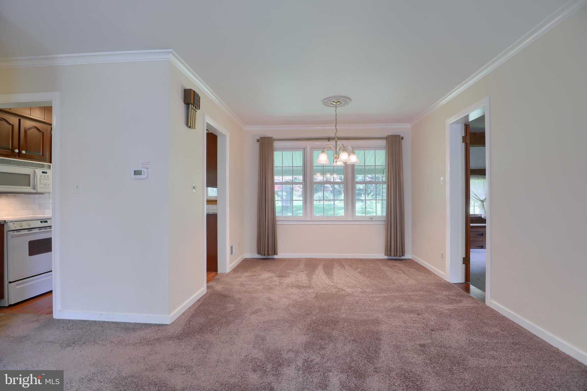 COUNTRY CLUB ESTATES - Residential