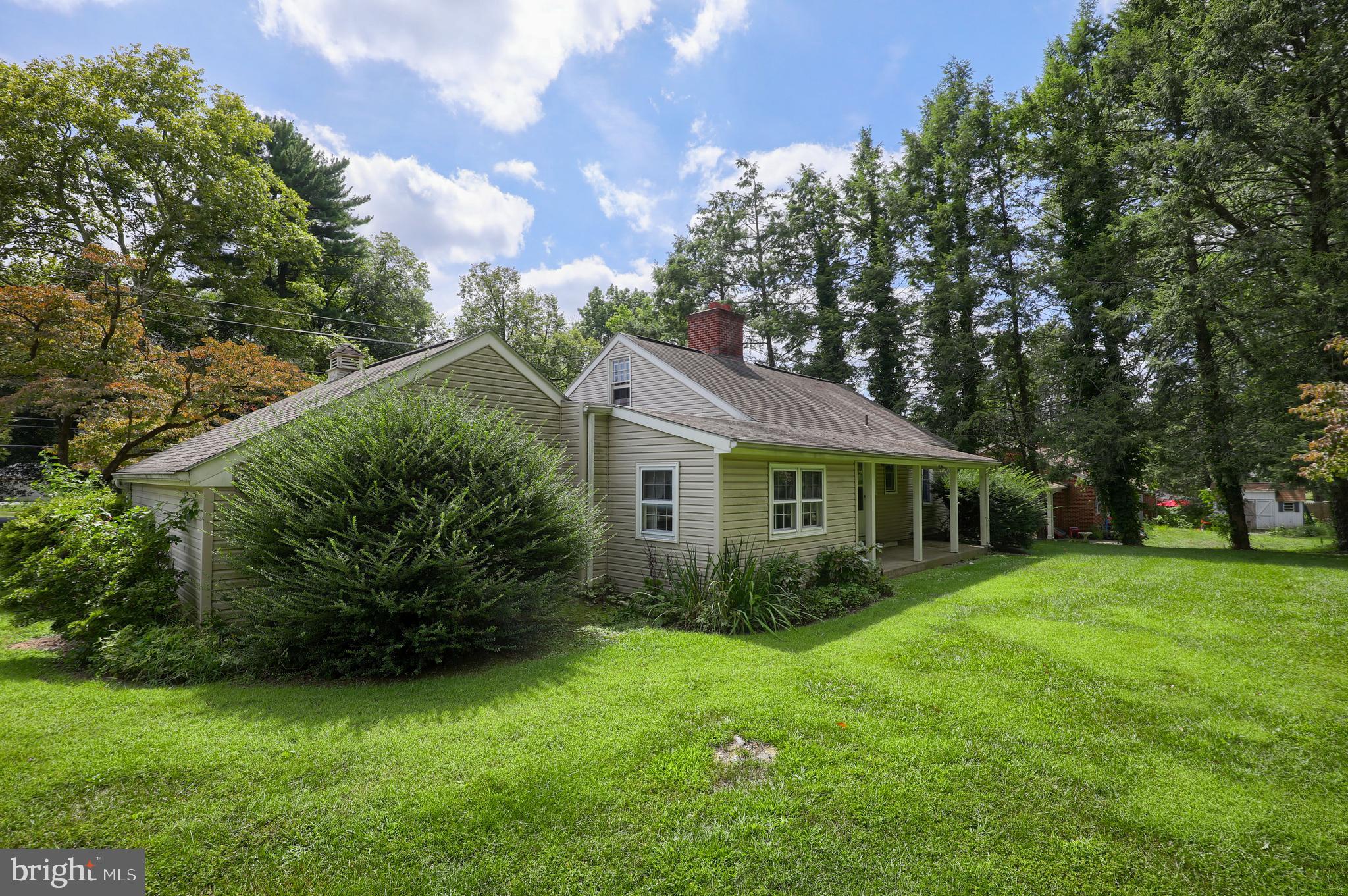 COUNTRY CLUB ESTATES - Residential