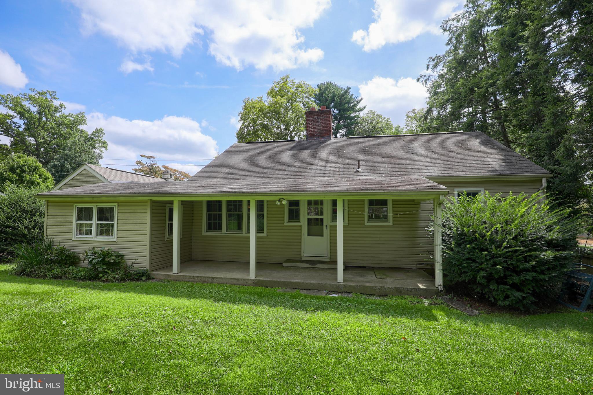 COUNTRY CLUB ESTATES - Residential