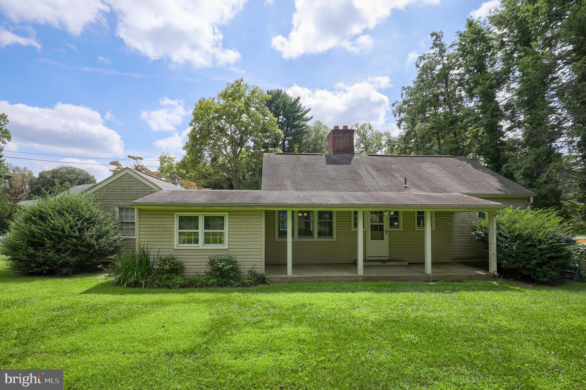 COUNTRY CLUB ESTATES - Residential
