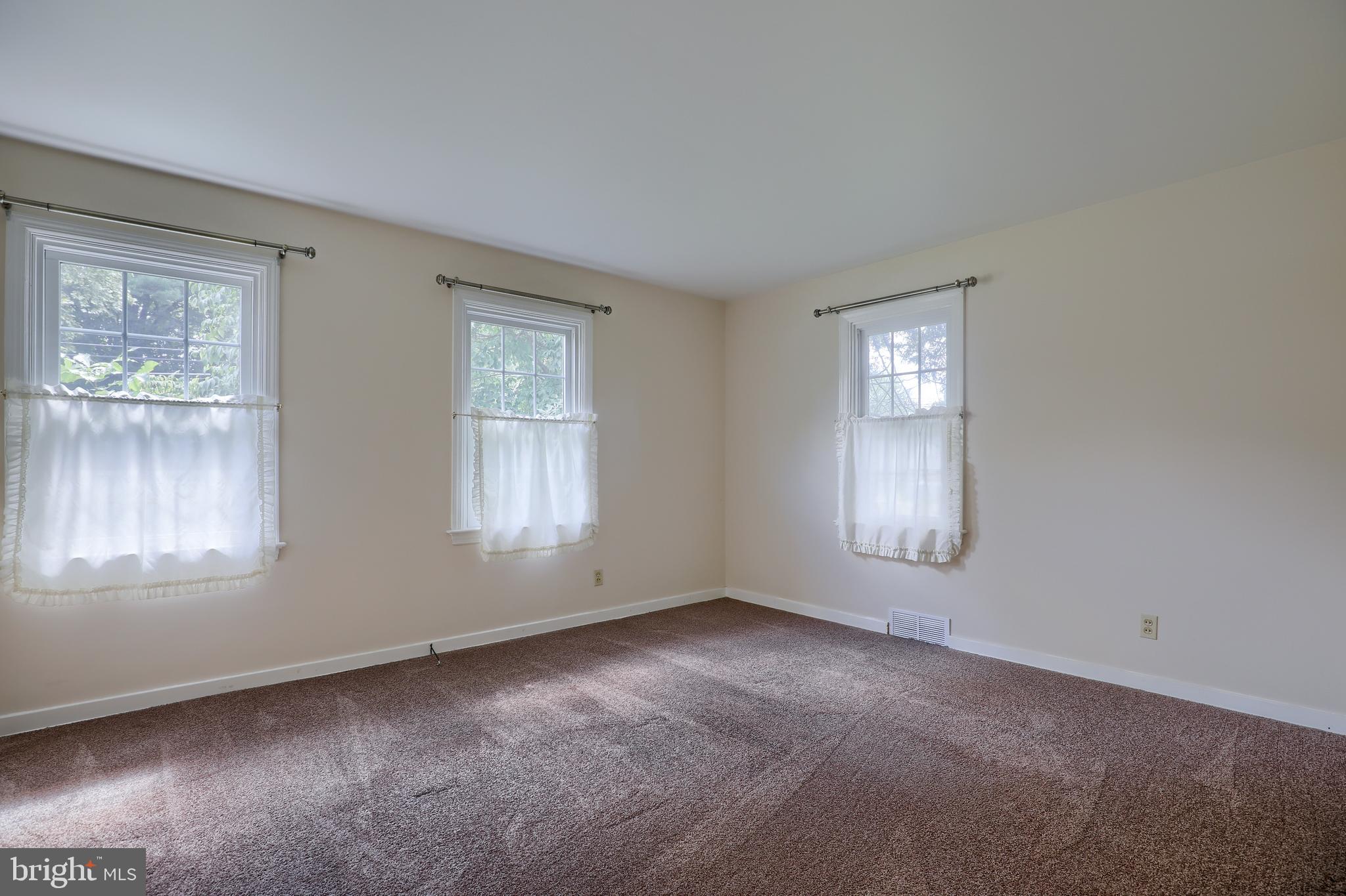 COUNTRY CLUB ESTATES - Residential