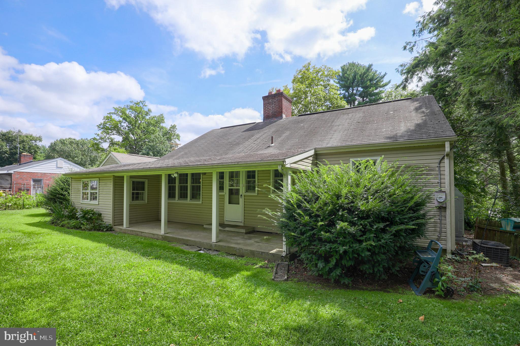 COUNTRY CLUB ESTATES - Residential