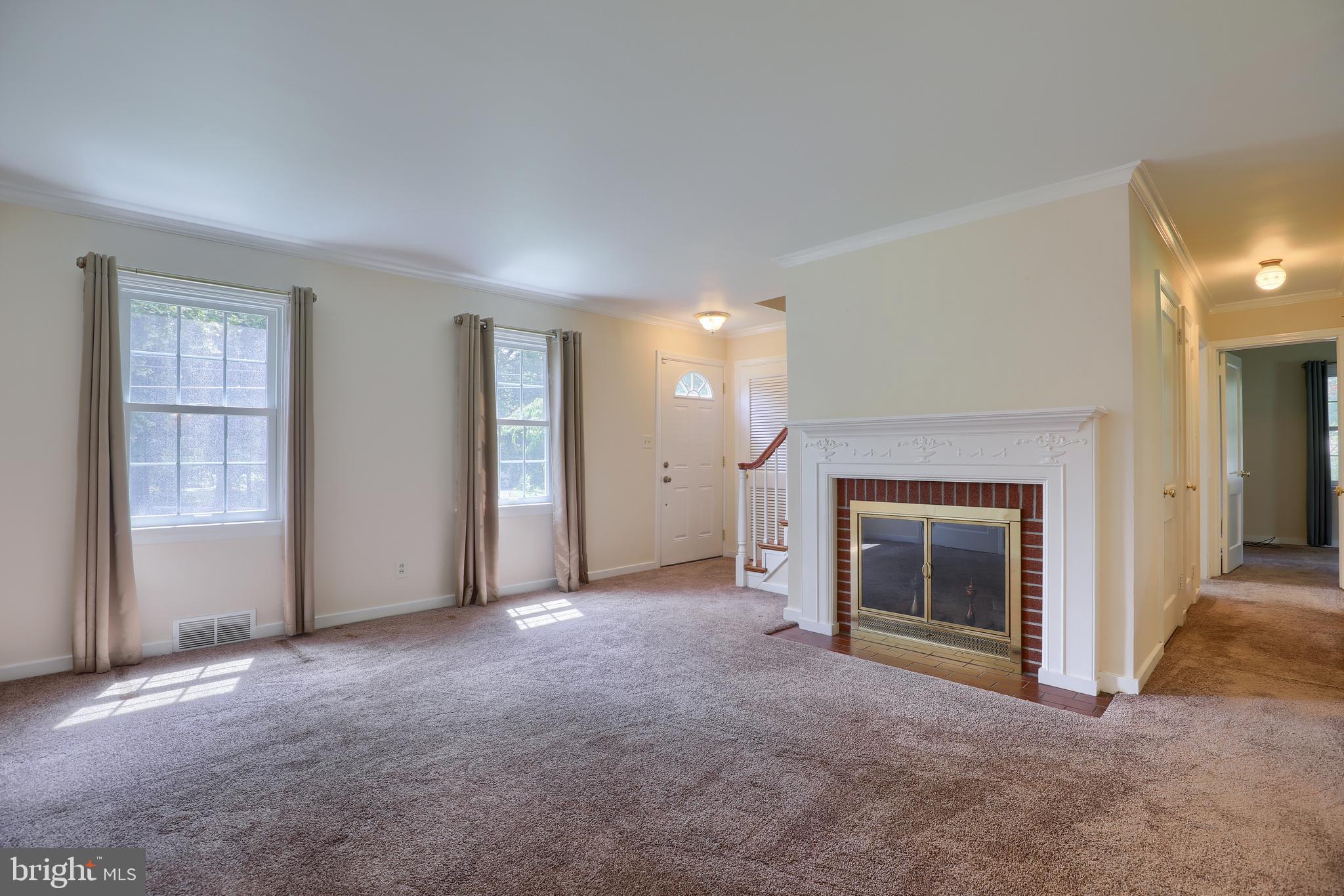 COUNTRY CLUB ESTATES - Residential