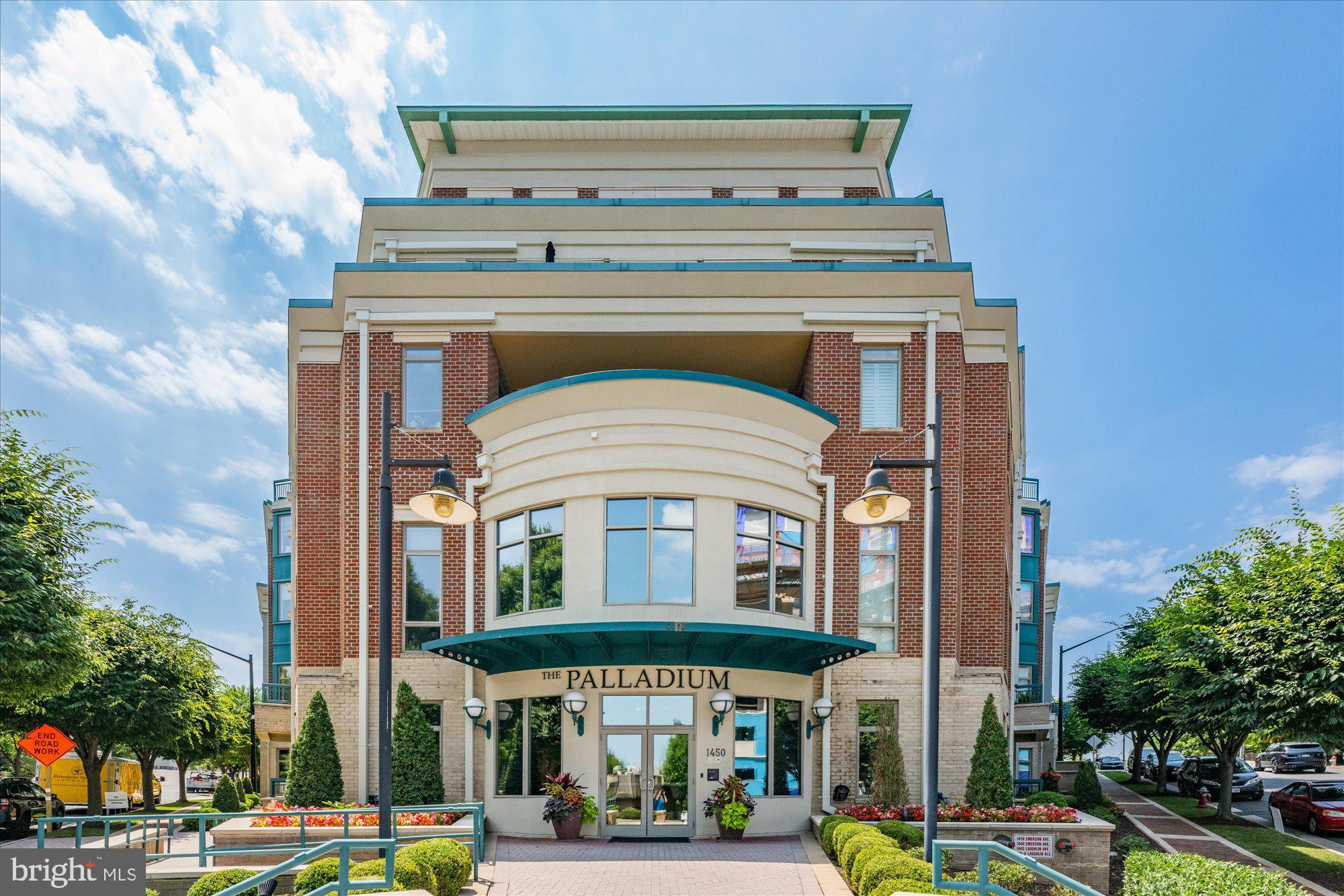 PALLADIUM AT MCLEAN - Residential
