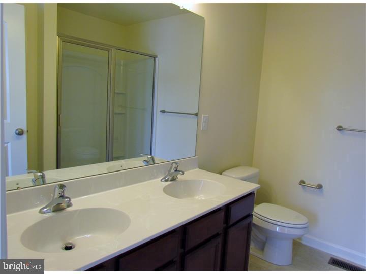 CARRIAGE HILL - Residential Lease