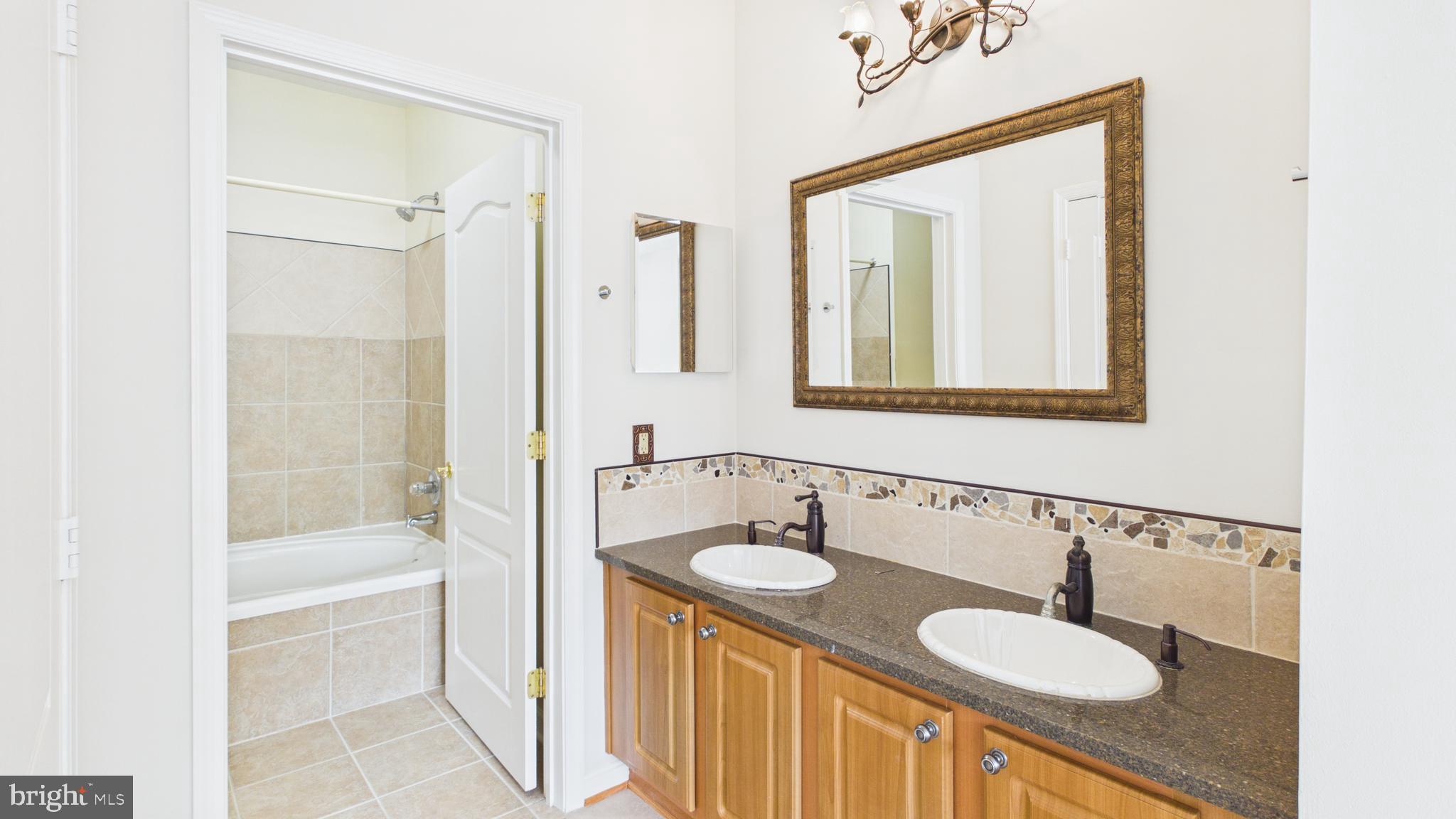 ASHBURN FARM - Residential