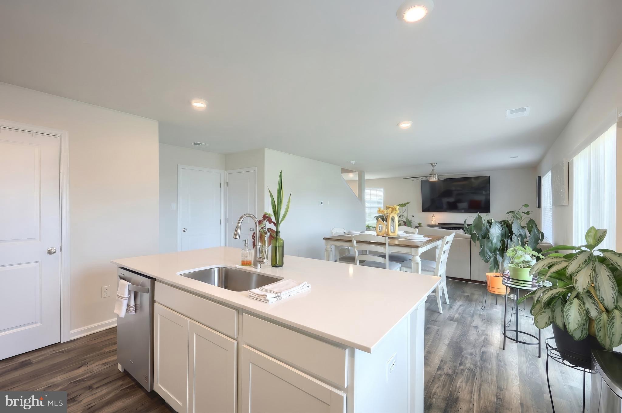 HIGH POINTE AT ROJEN FARMS - Residential