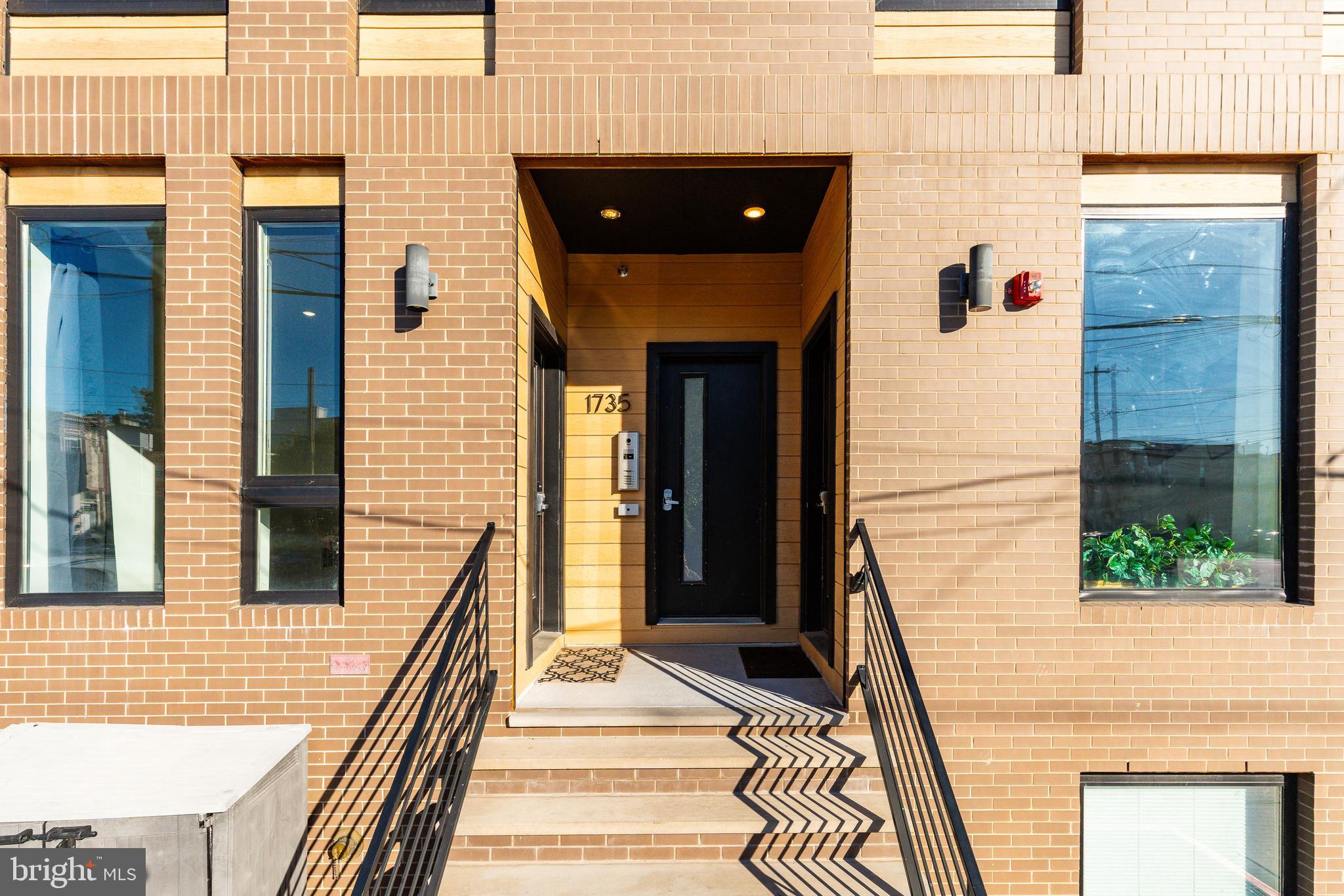 POINT BREEZE - Residential Income