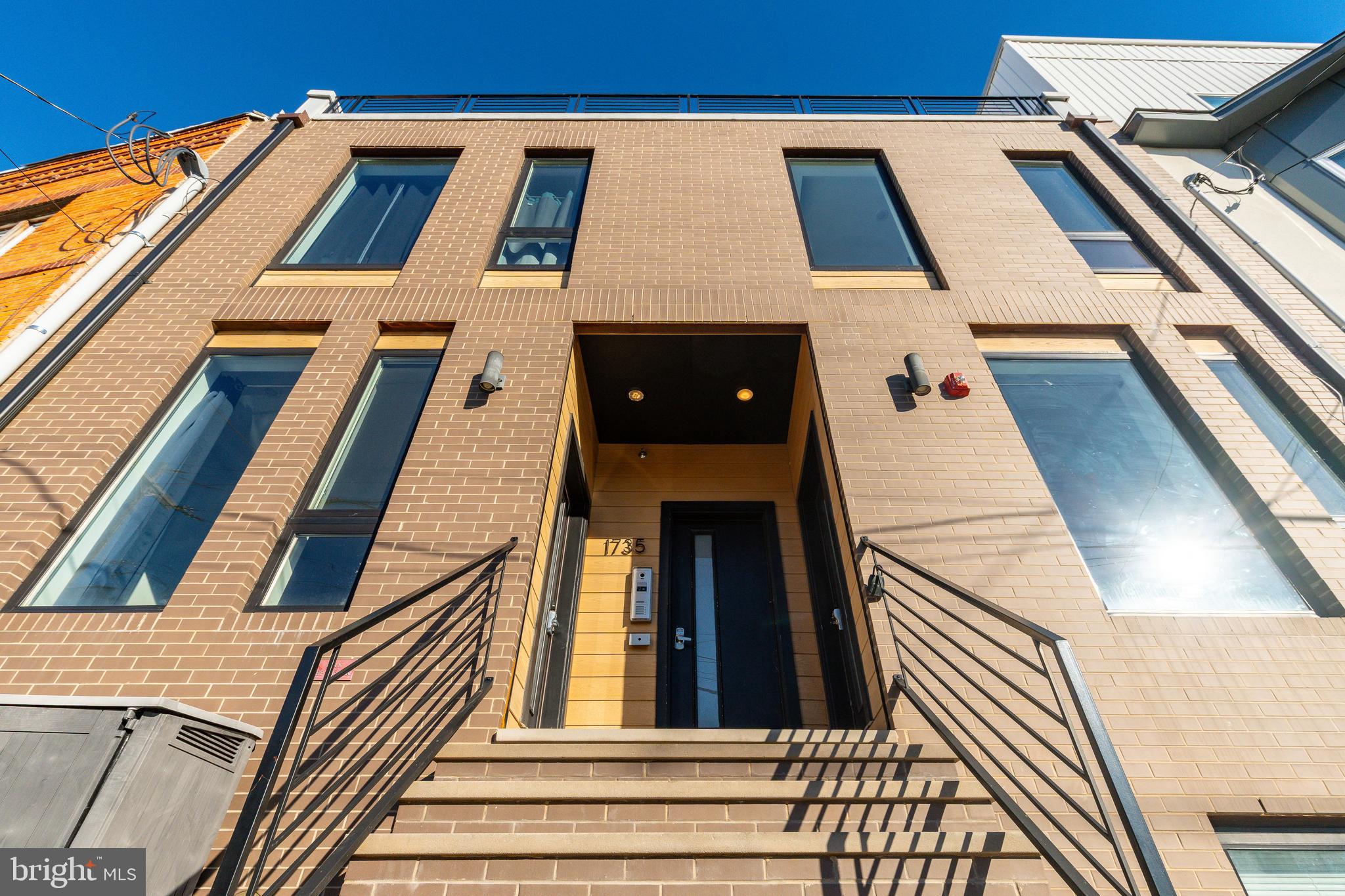 POINT BREEZE - Residential Income