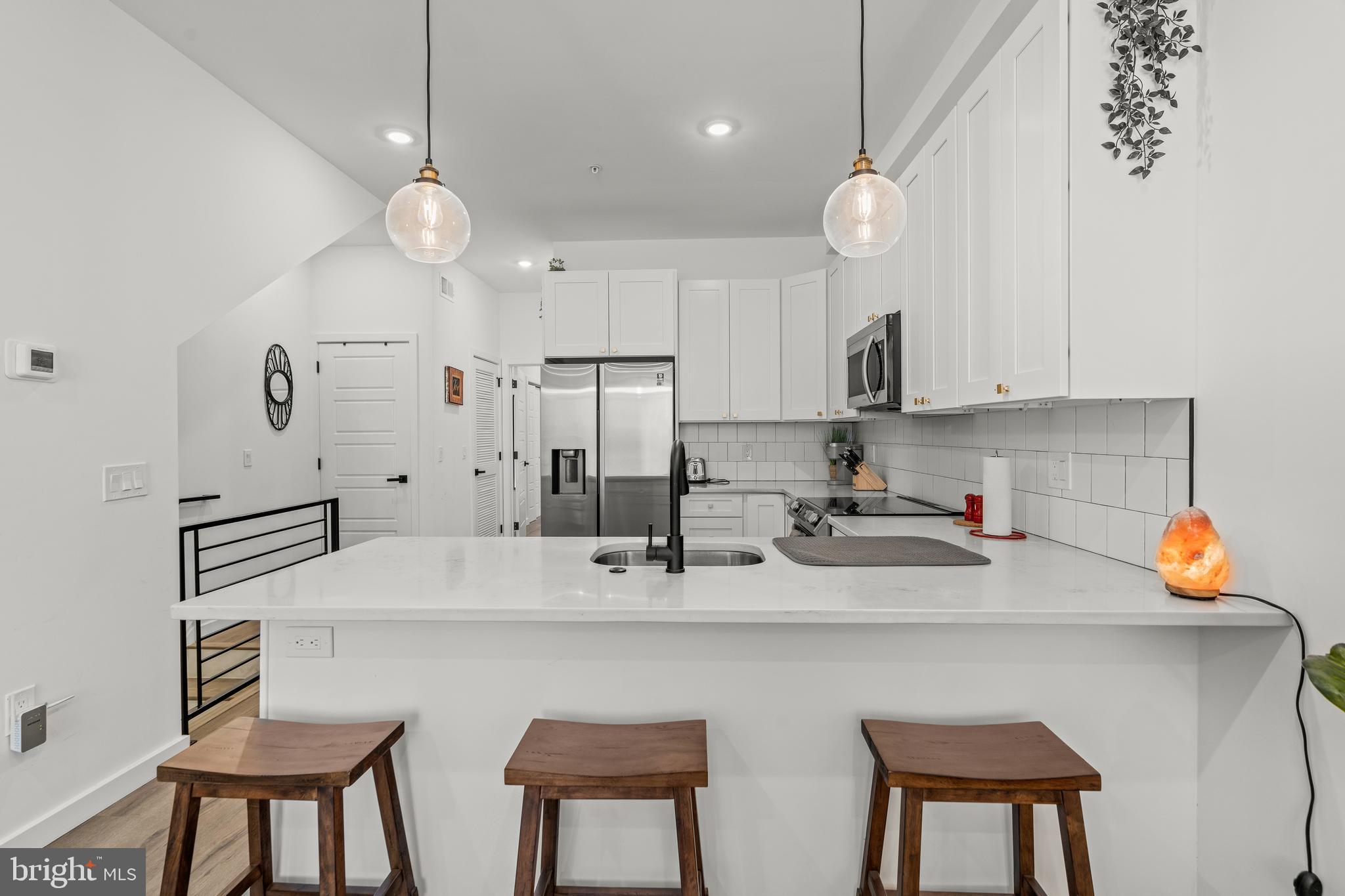 POINT BREEZE - Residential Income