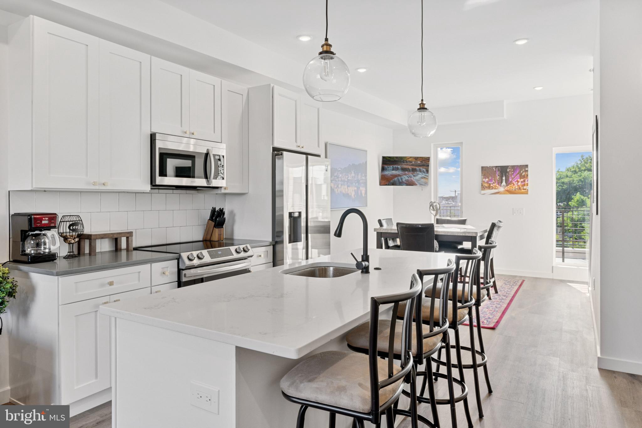 POINT BREEZE - Residential Income