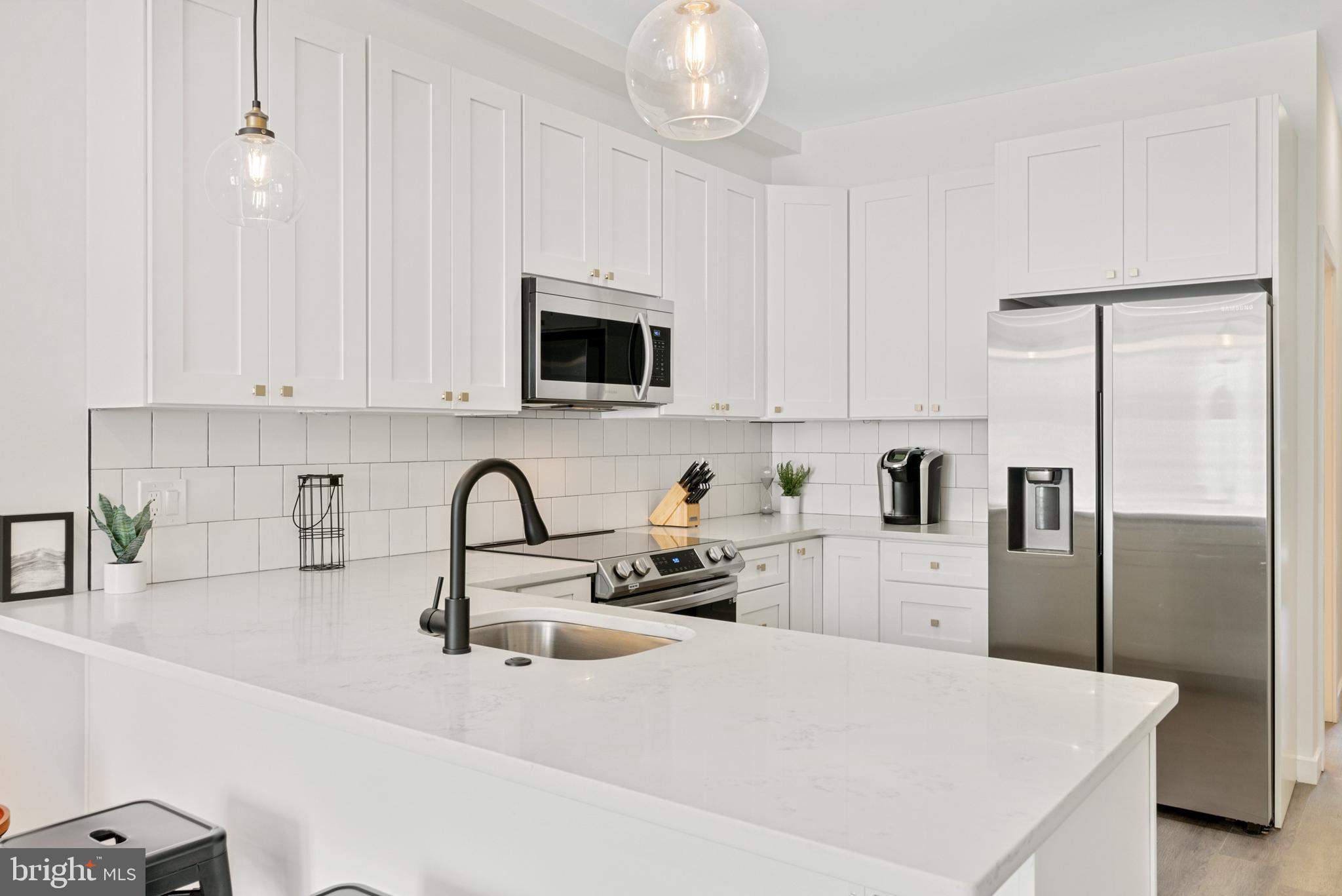 POINT BREEZE - Residential Income