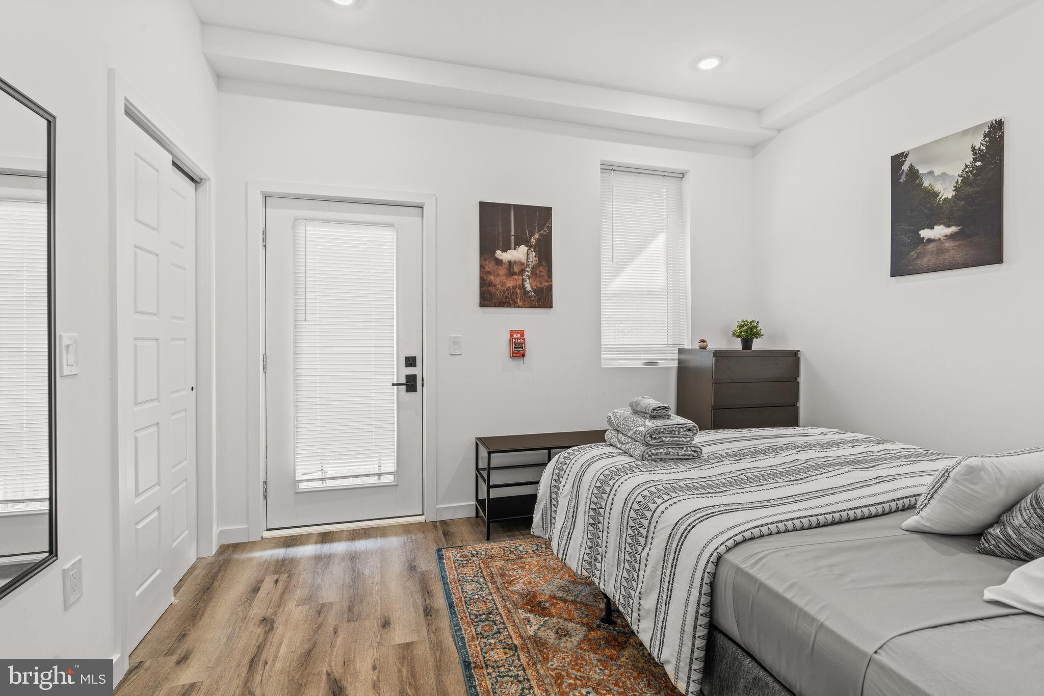 POINT BREEZE - Residential Income