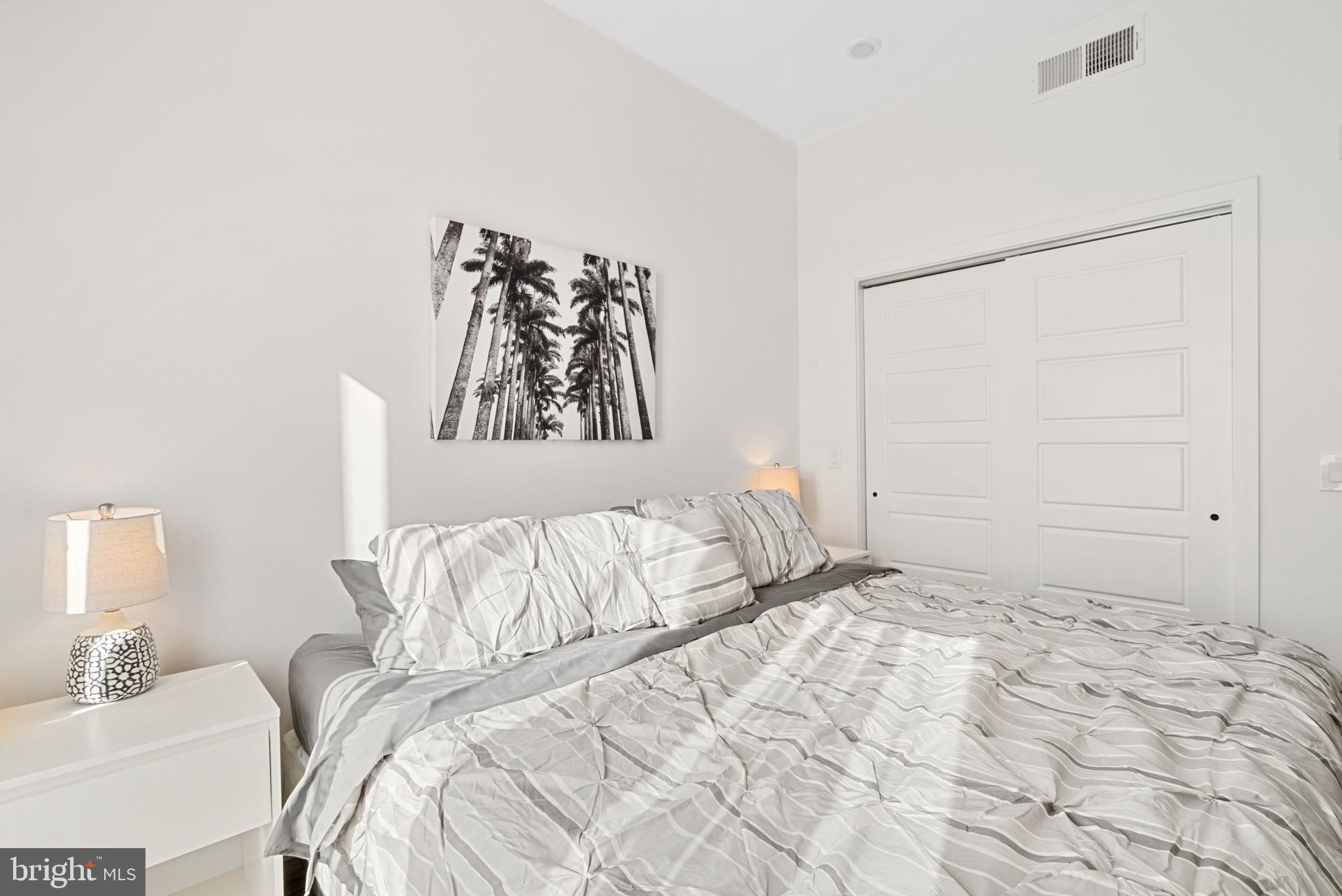 POINT BREEZE - Residential Income