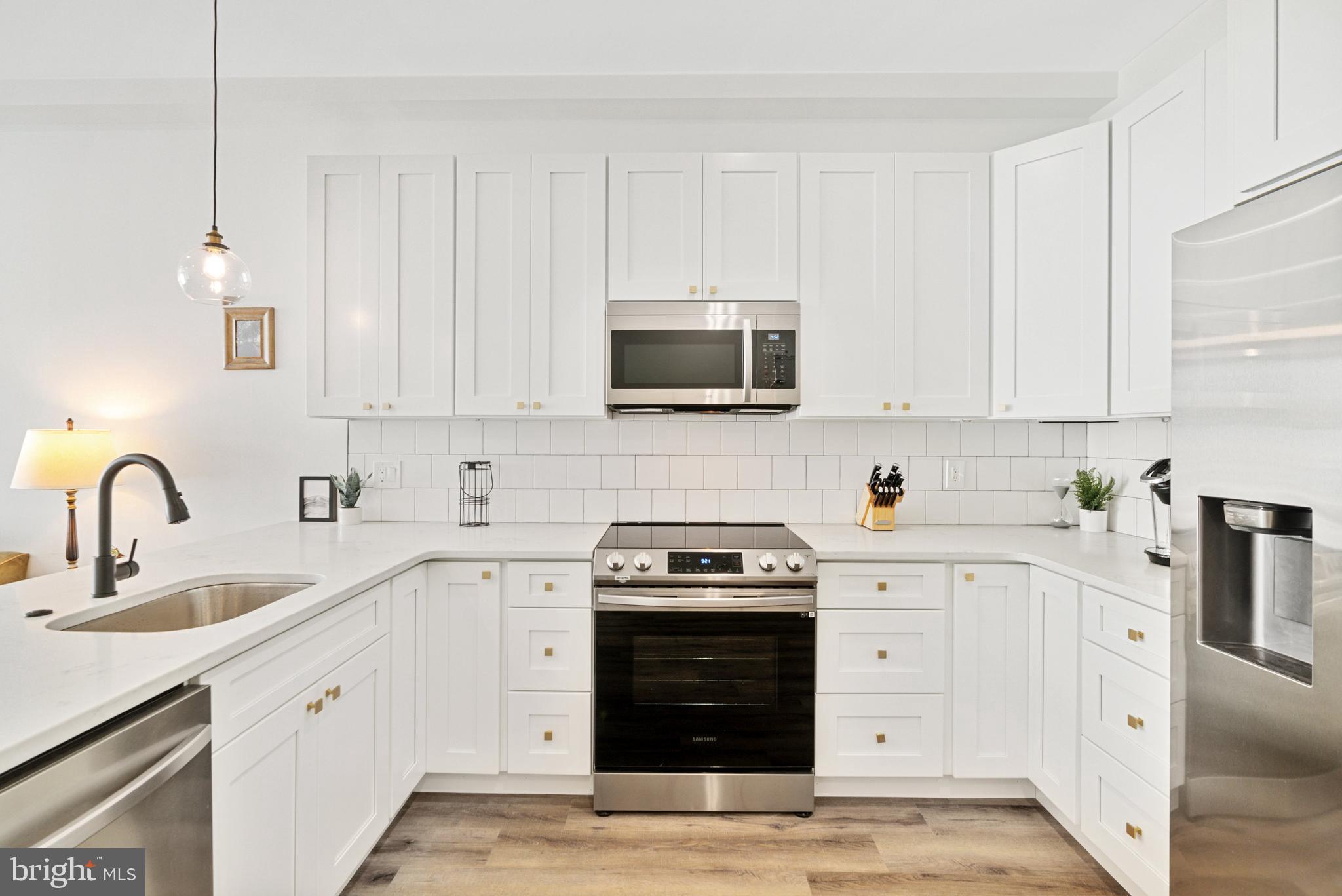POINT BREEZE - Residential Income