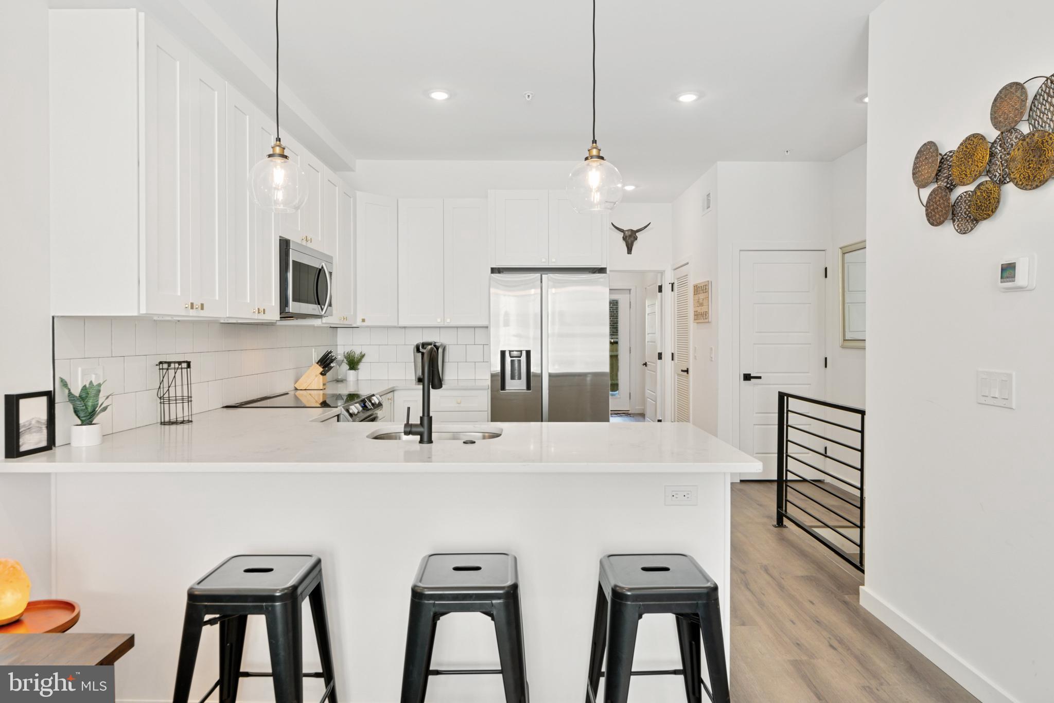 POINT BREEZE - Residential Income